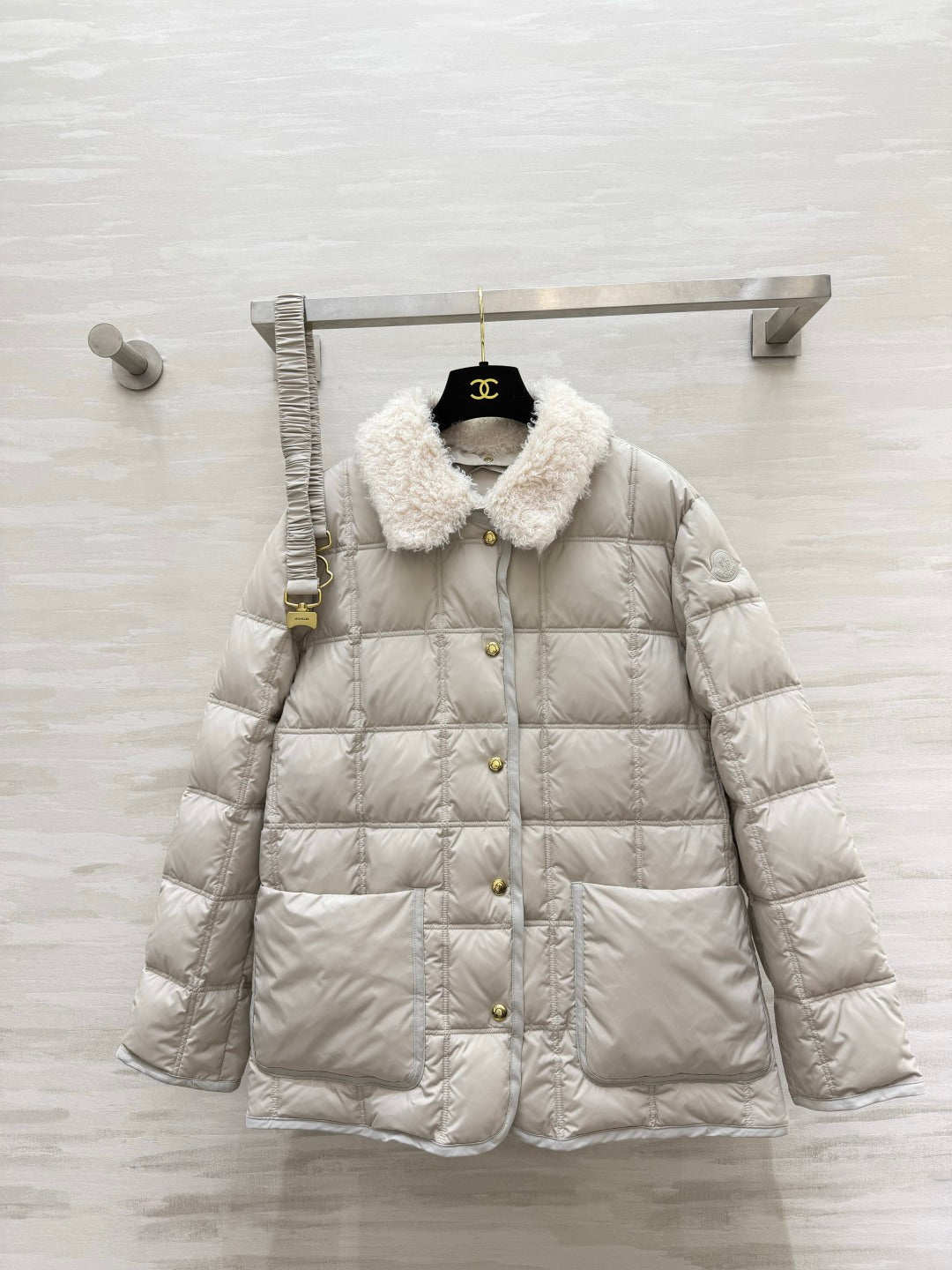 Moncler 26s Jacket Mid-Length Down Jacket Ivory Nylon Shearling 427369
