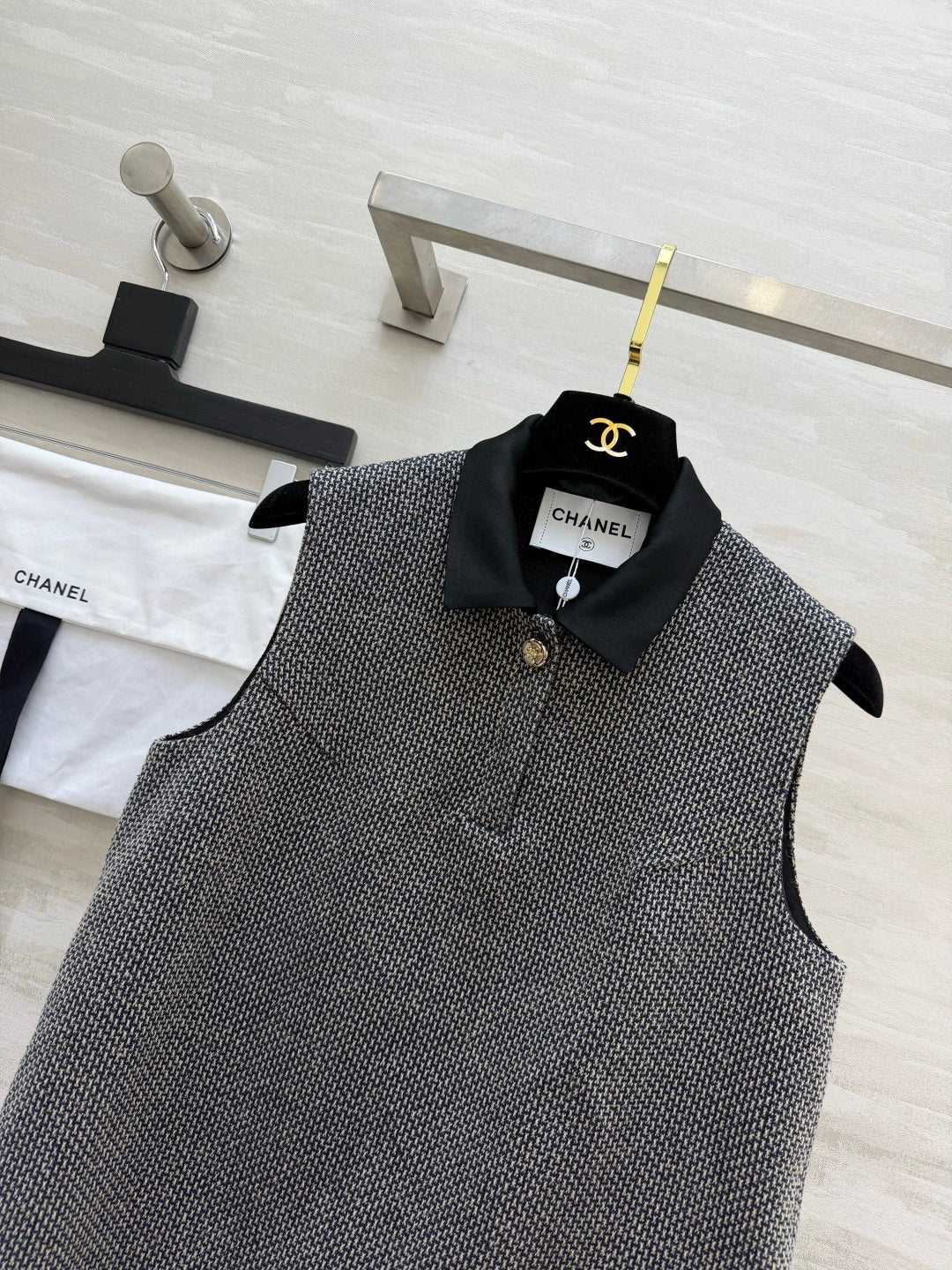 CC 26S Black White Tweed Sleeveless Polo Top 428169