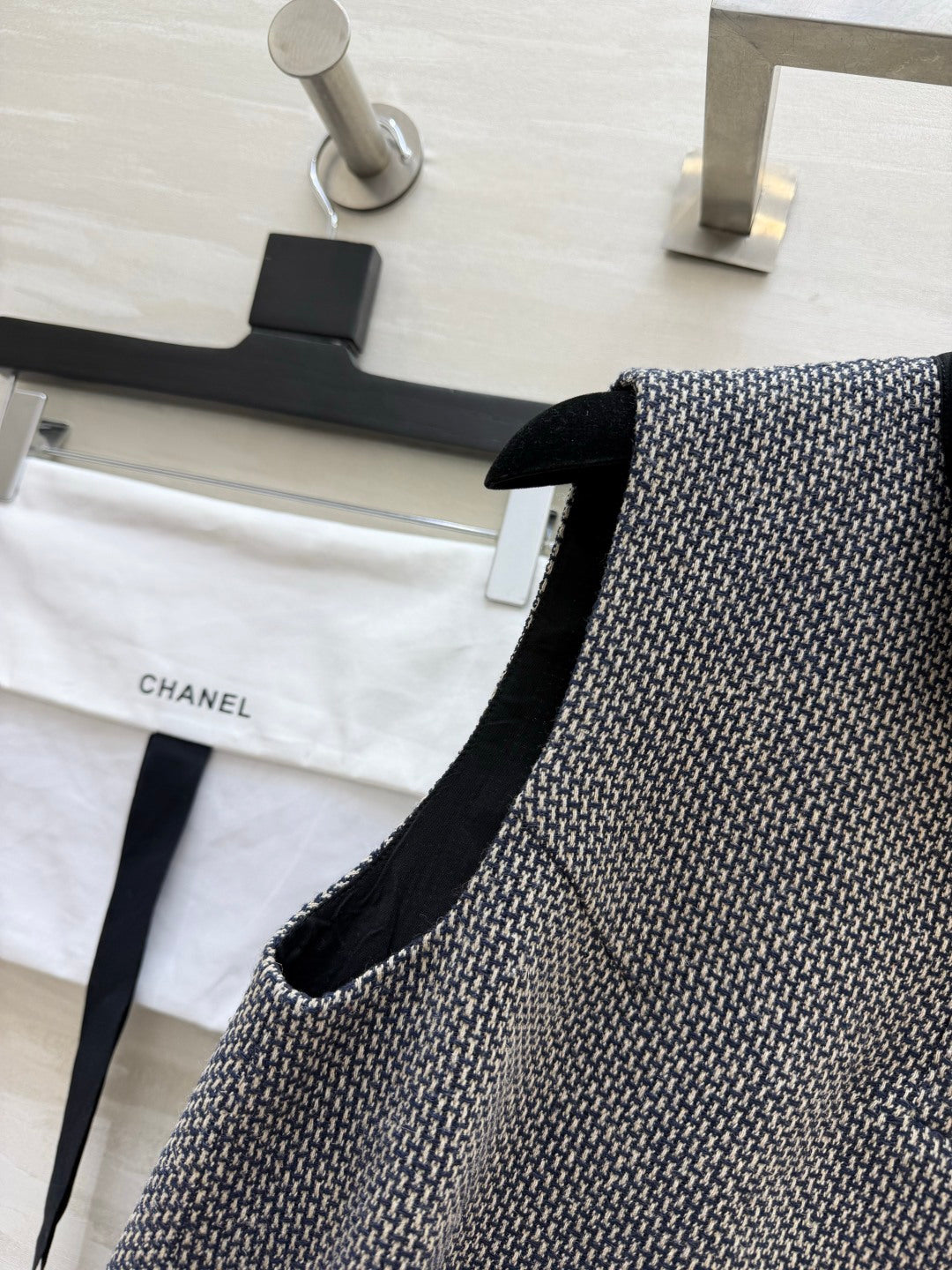 CC 26S Black White Tweed Sleeveless Polo Top 428169