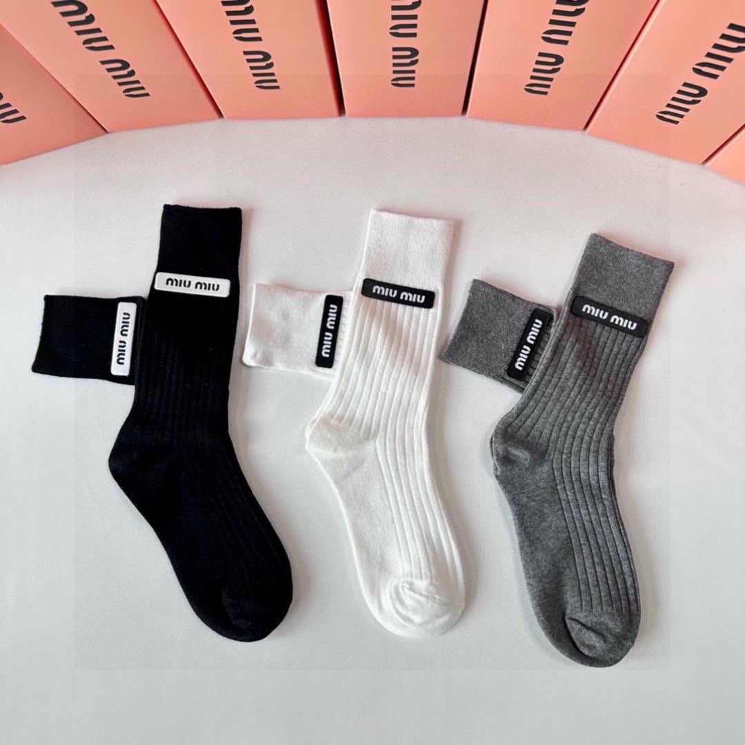 MID-LENGTH SOCKS 438339 (1 BOX)