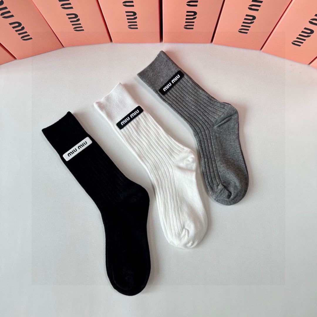 MID-LENGTH SOCKS 438339 (1 BOX)