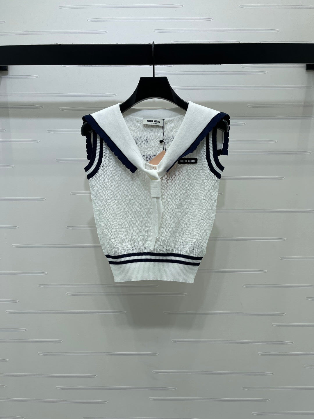 Miu Shawl Tie-Wear Knitted Vest White Black Wool 382102