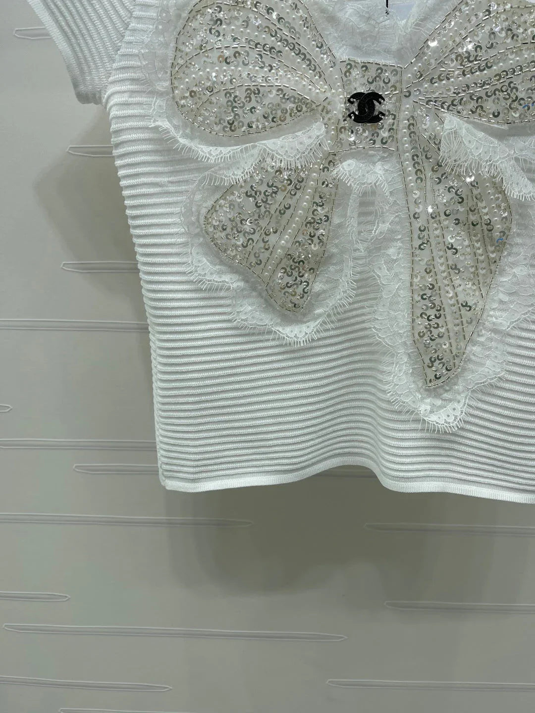 Chanel 2026 Lace Sequin Bow Knit Short-Sleeve T-Shirt Viscose 390731