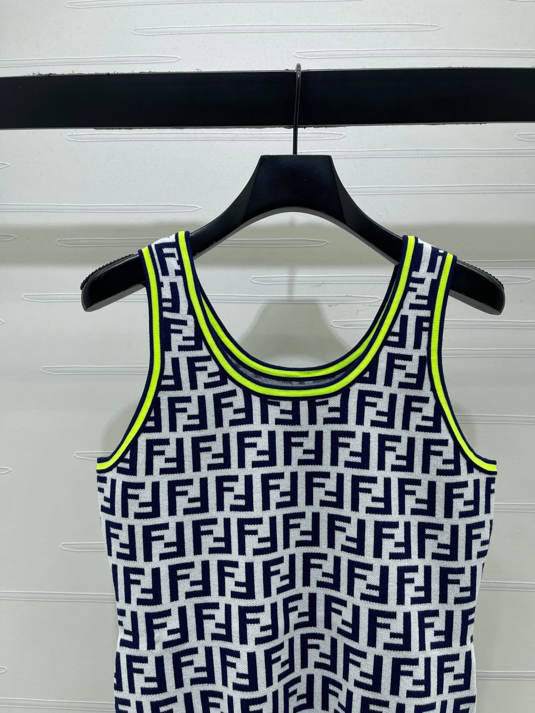 Fendi Jacquard Knit Vest Rayon Polyester 392694