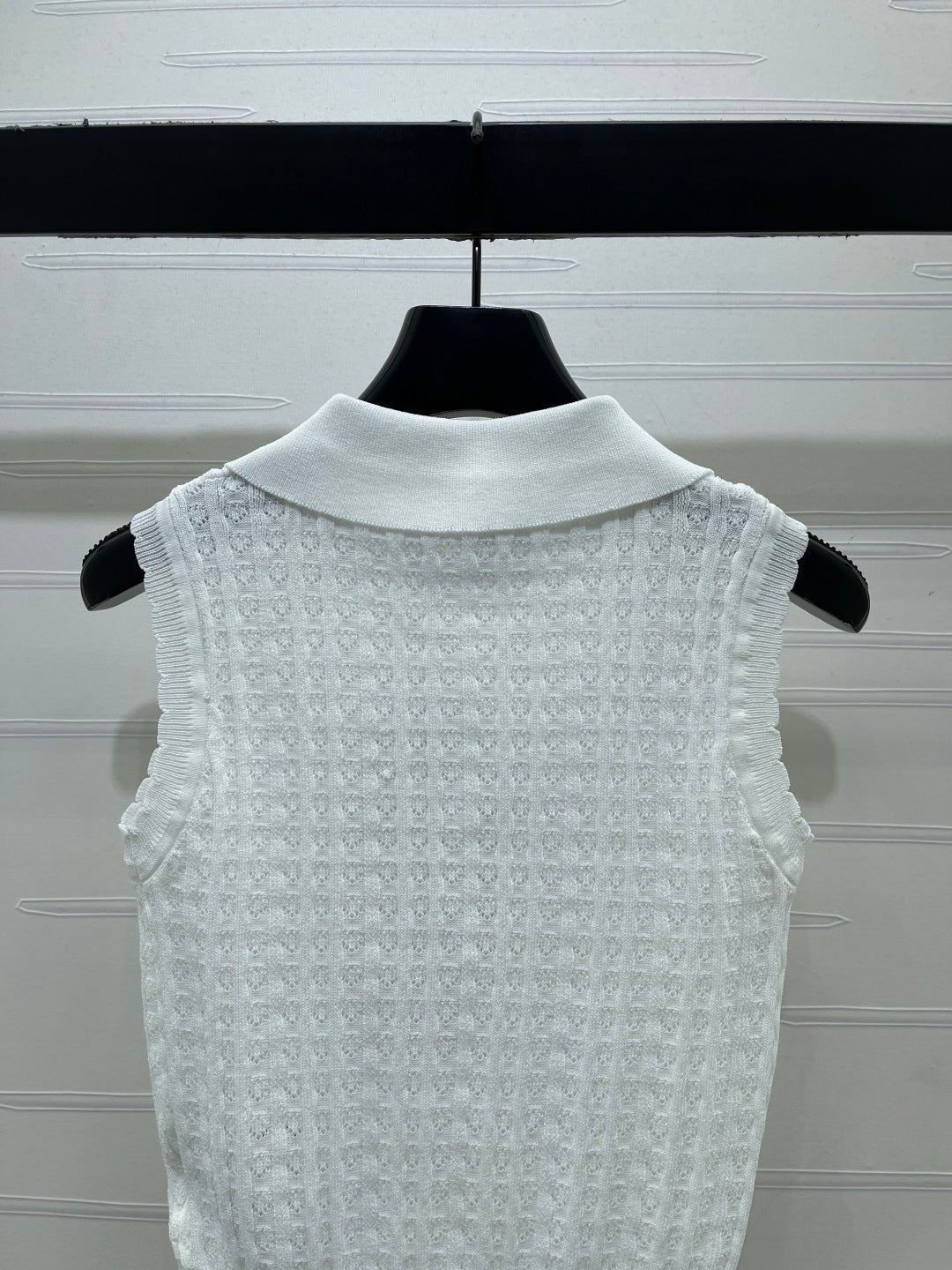 CD Collared Knit Vest White Wool Acrylic Nylon Polyester 397479
