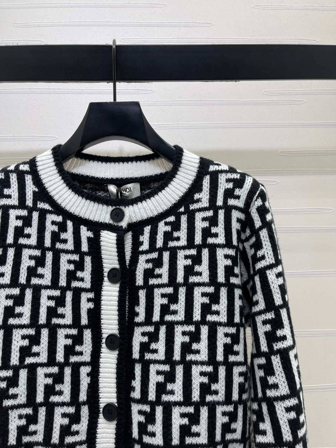 Fendi 26s Jacquard Crew Neck Knit Cardigan White Black 423890