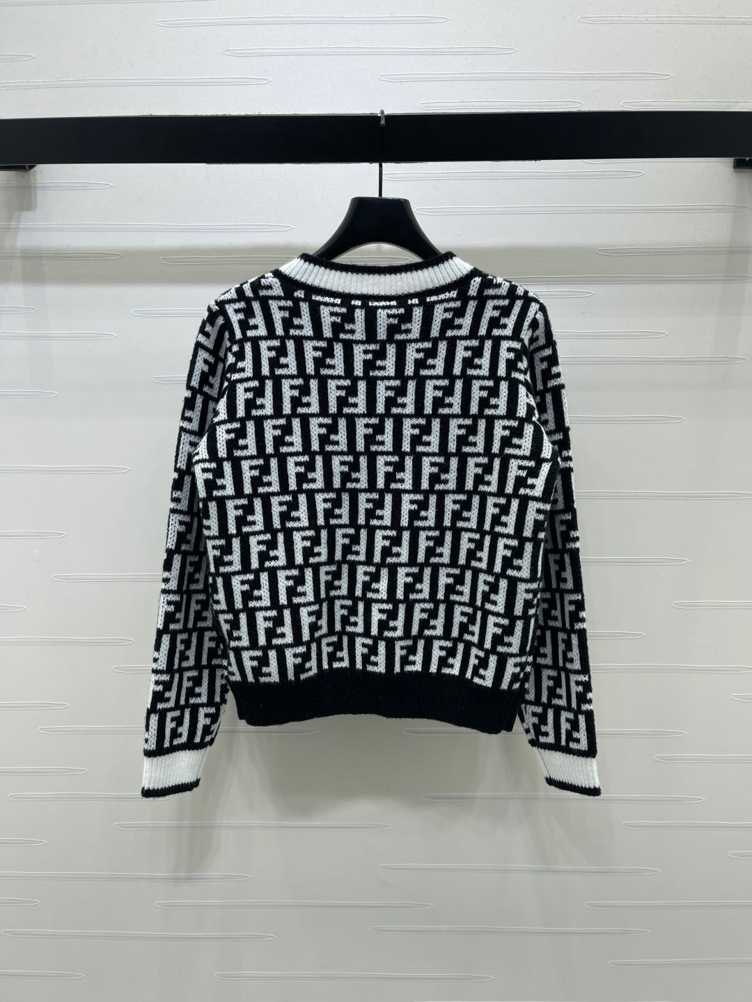 Fendi 26s Jacquard Crew Neck Knit Cardigan White Black 423890