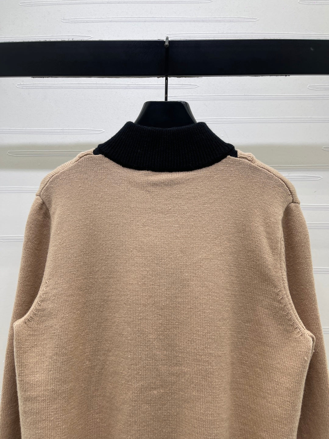 Miu 26s Color-Blocked Faux Two-Piece Turtleneck Long-Sleeved Top Beige Black Wool 423860