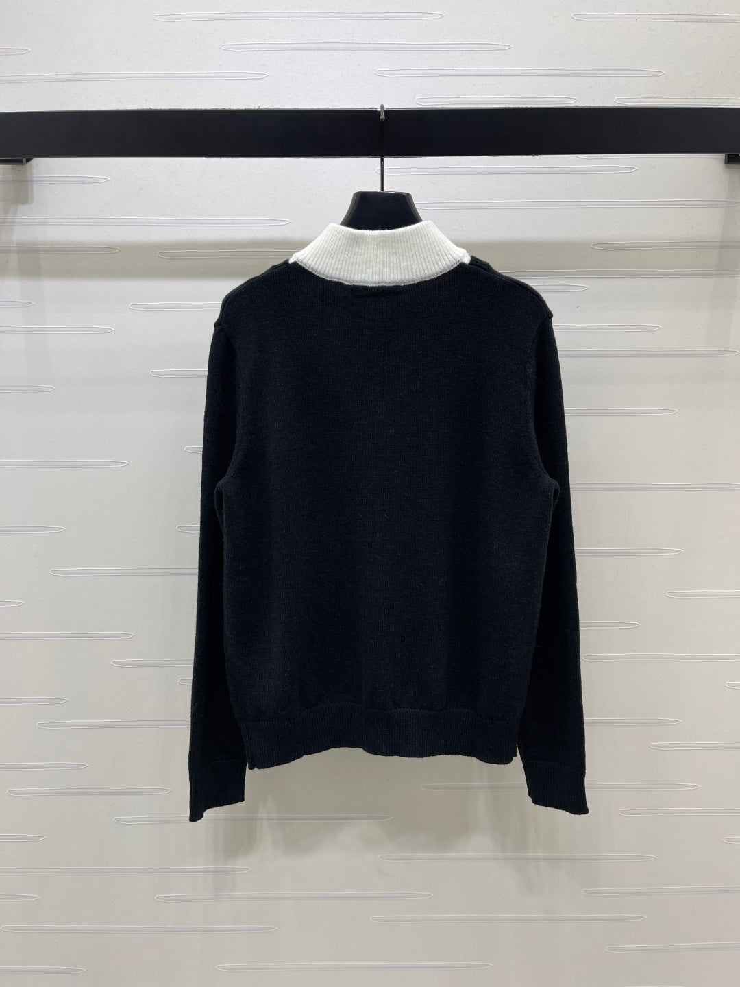 Miu 26s Color-Blocked Faux Two-Piece Turtleneck Long-Sleeved Top White Dark Blue Wool 423859