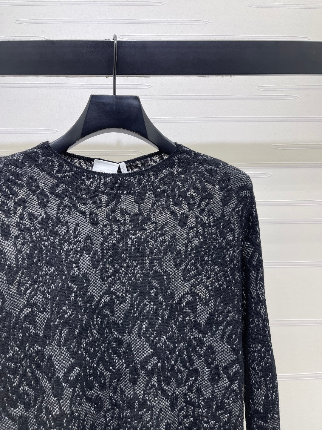 CD 26s Hollow-Out Patterned Knit Long-Sleeved Top Black Wool 424830