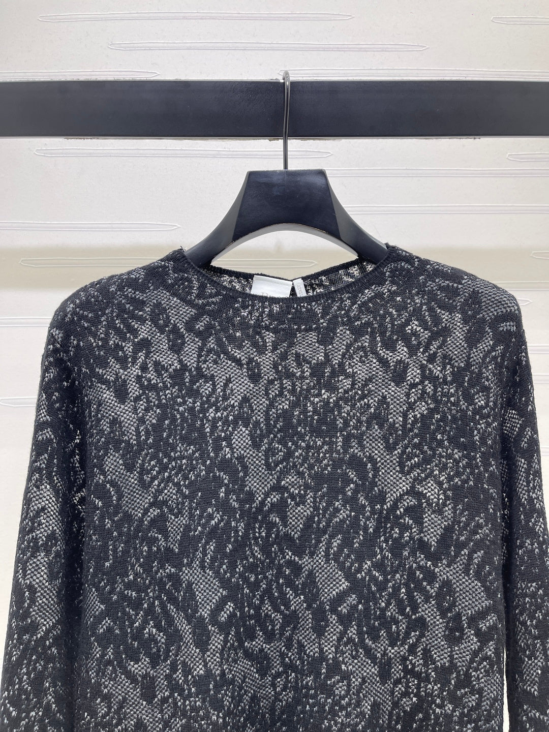 CD 26s Hollow-Out Patterned Knit Long-Sleeved Top Black Wool 424830