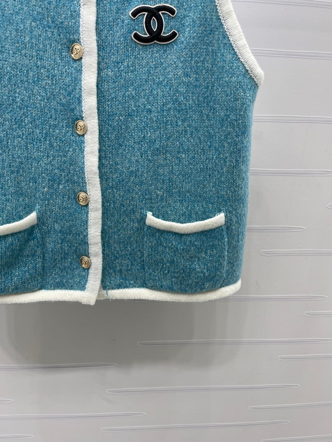Chanel 26s Contrast Trim Wool Silk Knit Vest 439841