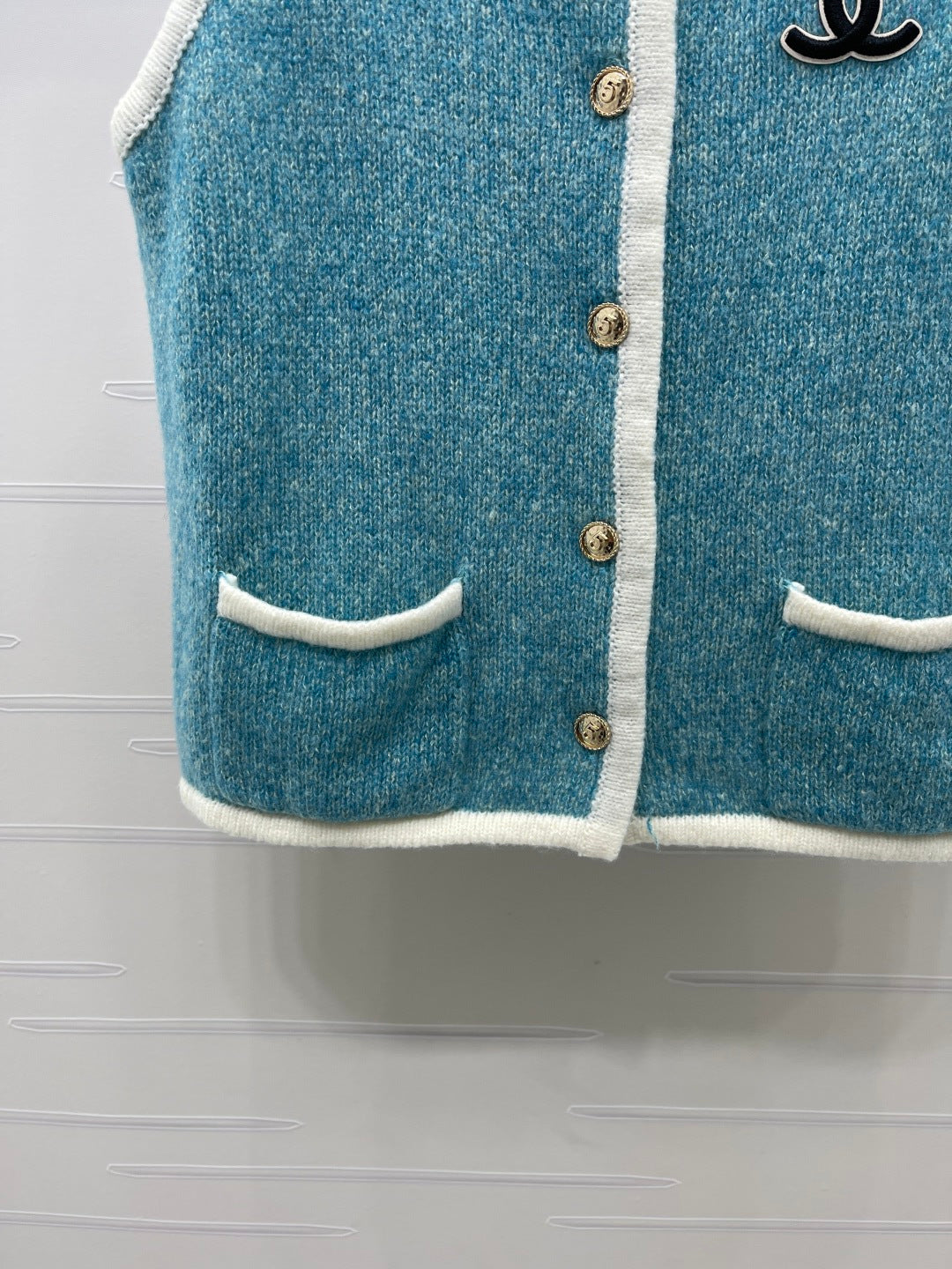 Chanel 26s Contrast Trim Wool Silk Knit Vest 439841