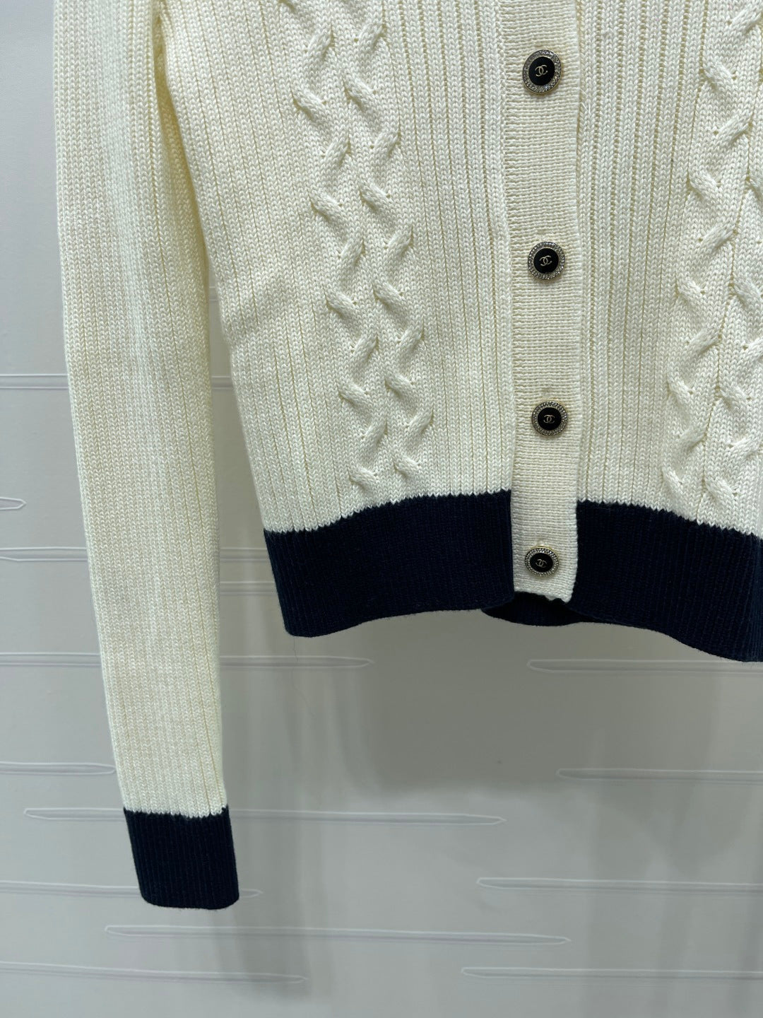 CC 26s Cable Knit Cardigan Wool White Knit 439827
