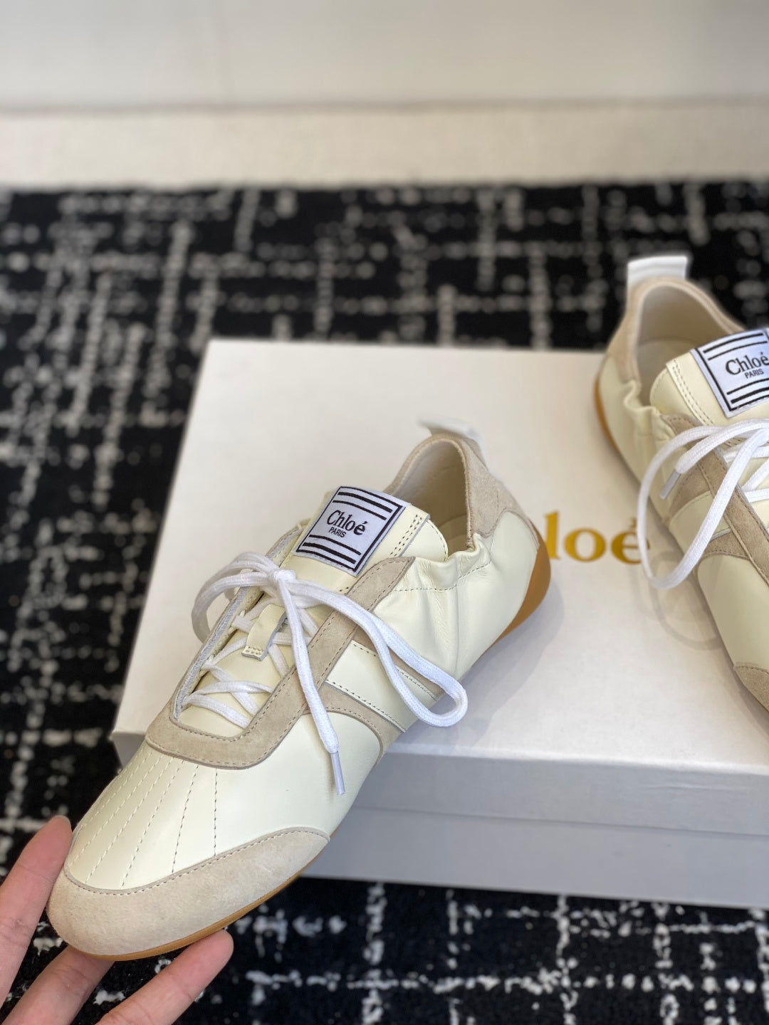 Chloé Kick Sneakers Cream  Suede Lambskin 862647