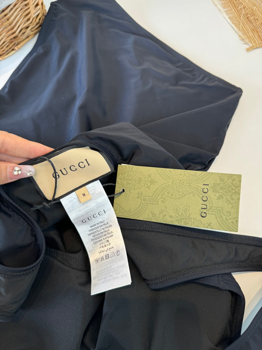 Gucci 26s One-Piece Black Cotton 184231