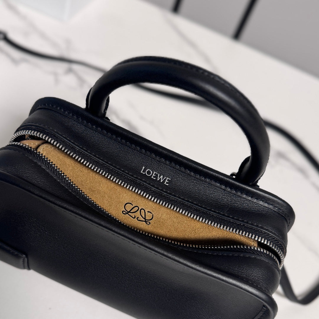 Loewe 2026 Amazona 180 Bag 20cm Black Soft Calfskin 289377