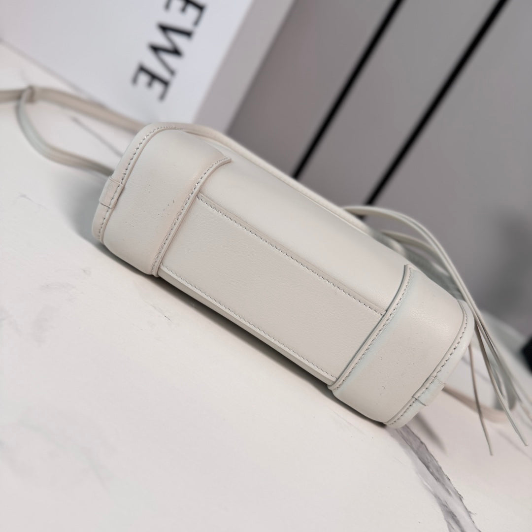 Loewe 2026 Amazona 180 Bag 20cm White Soft Calfskin 289380