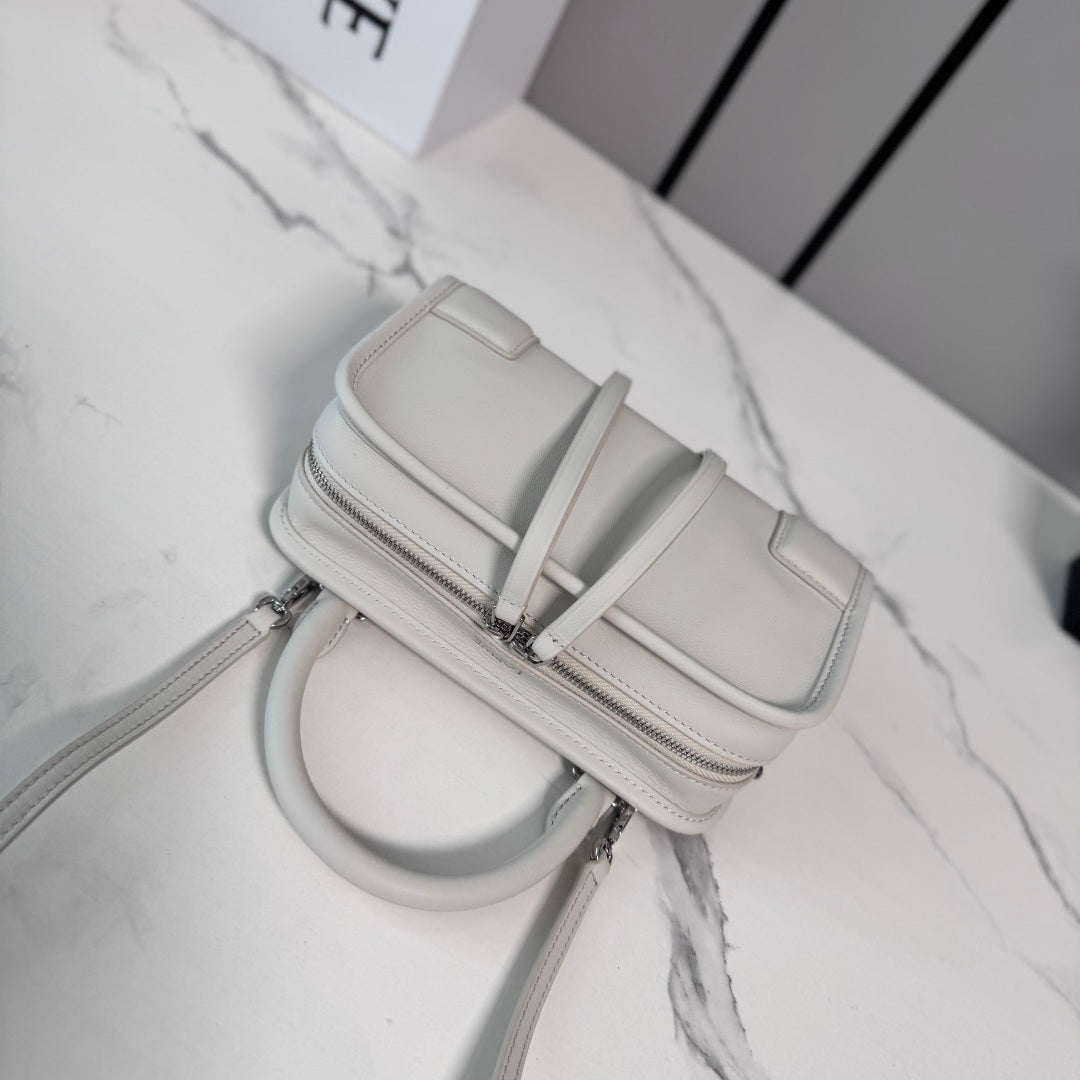 Loewe 2026 Amazona 180 Bag 20cm White Soft Calfskin 289380