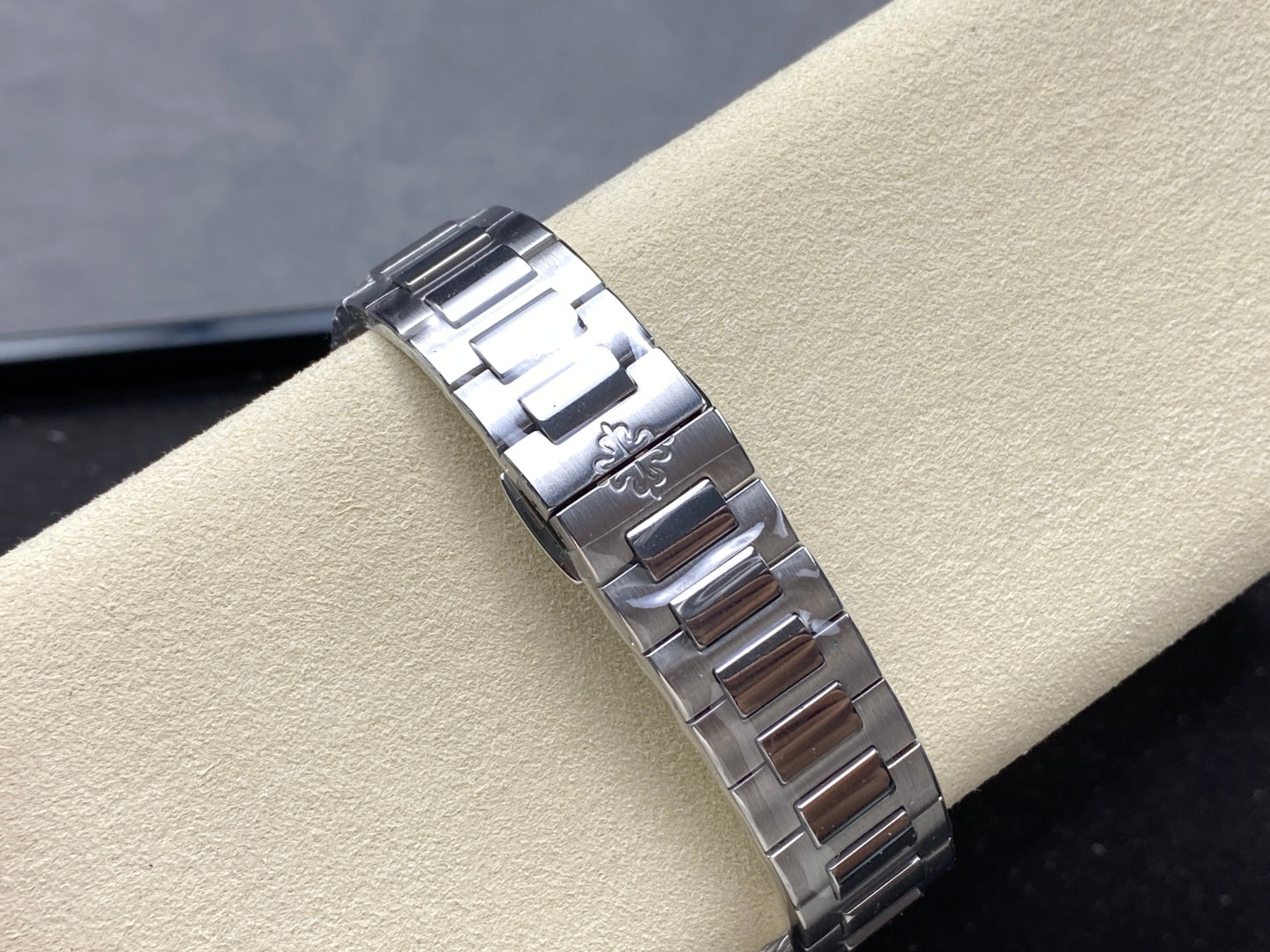PATEK Nautilus 35.2mm Silver Green Black Dial