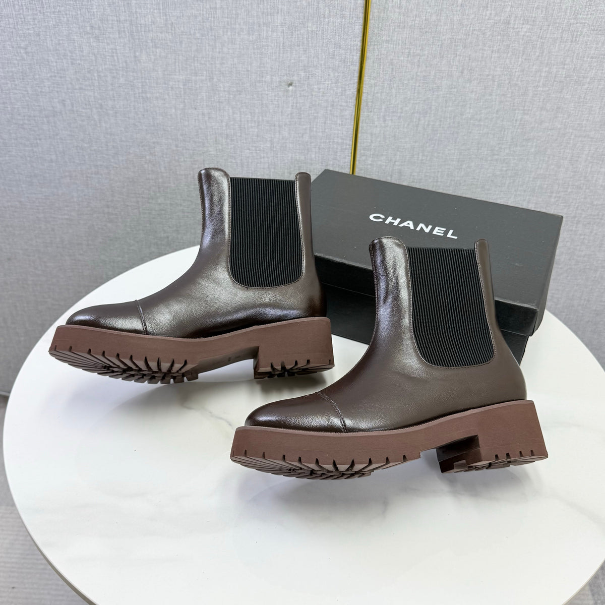 Chanel 26s Chelsea Boots Brown Leather 167782