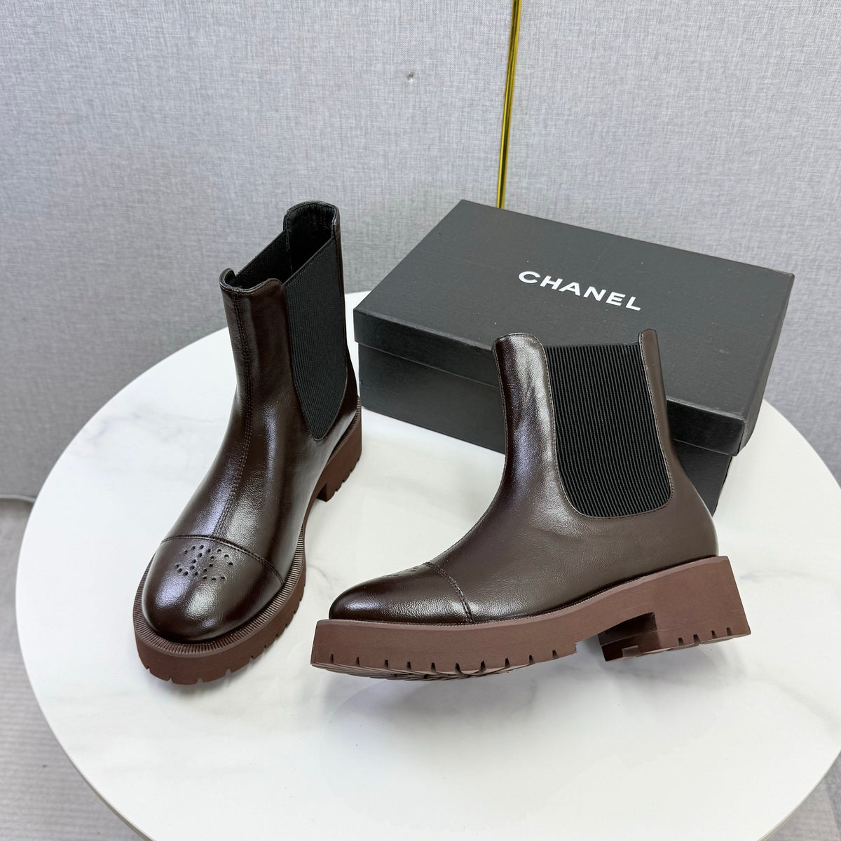 Chanel 26s Chelsea Boots Brown Leather 167782