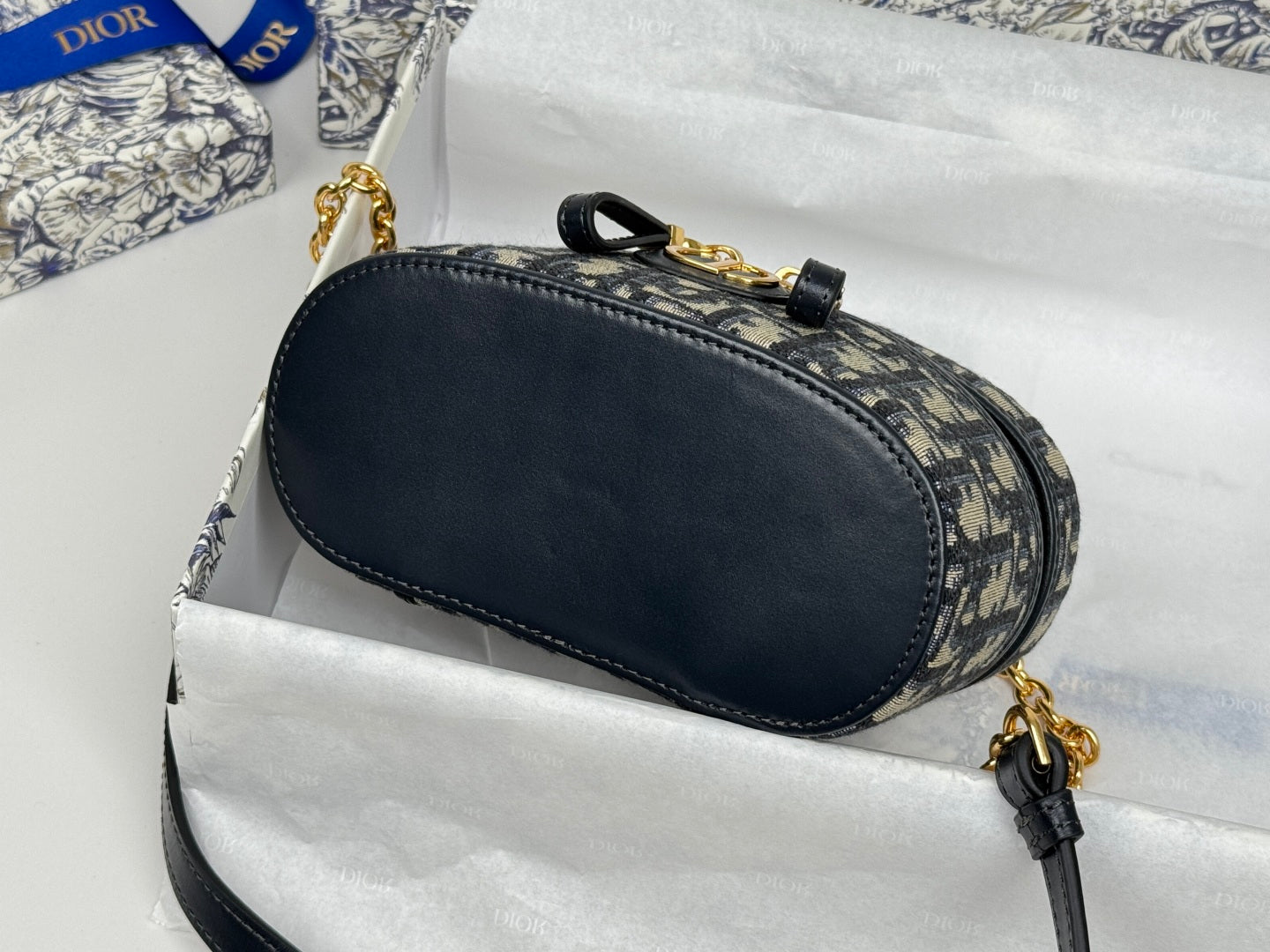 CD 30 Montaigne Mini Vanity Case 16.5cm Blue Jacquard