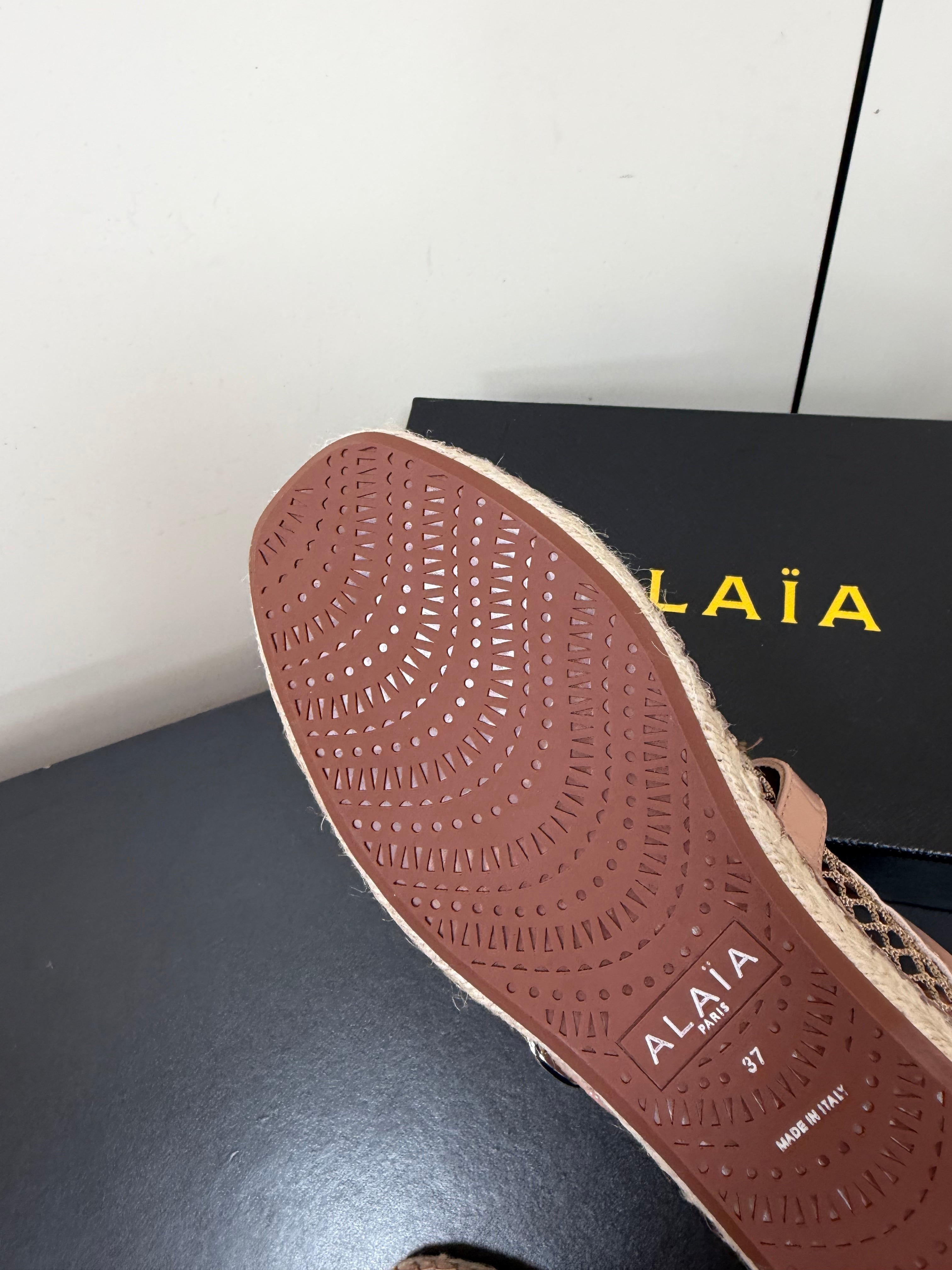 Alaia 26s Espadrilles Light Brown Patent Leather Mesh  984734