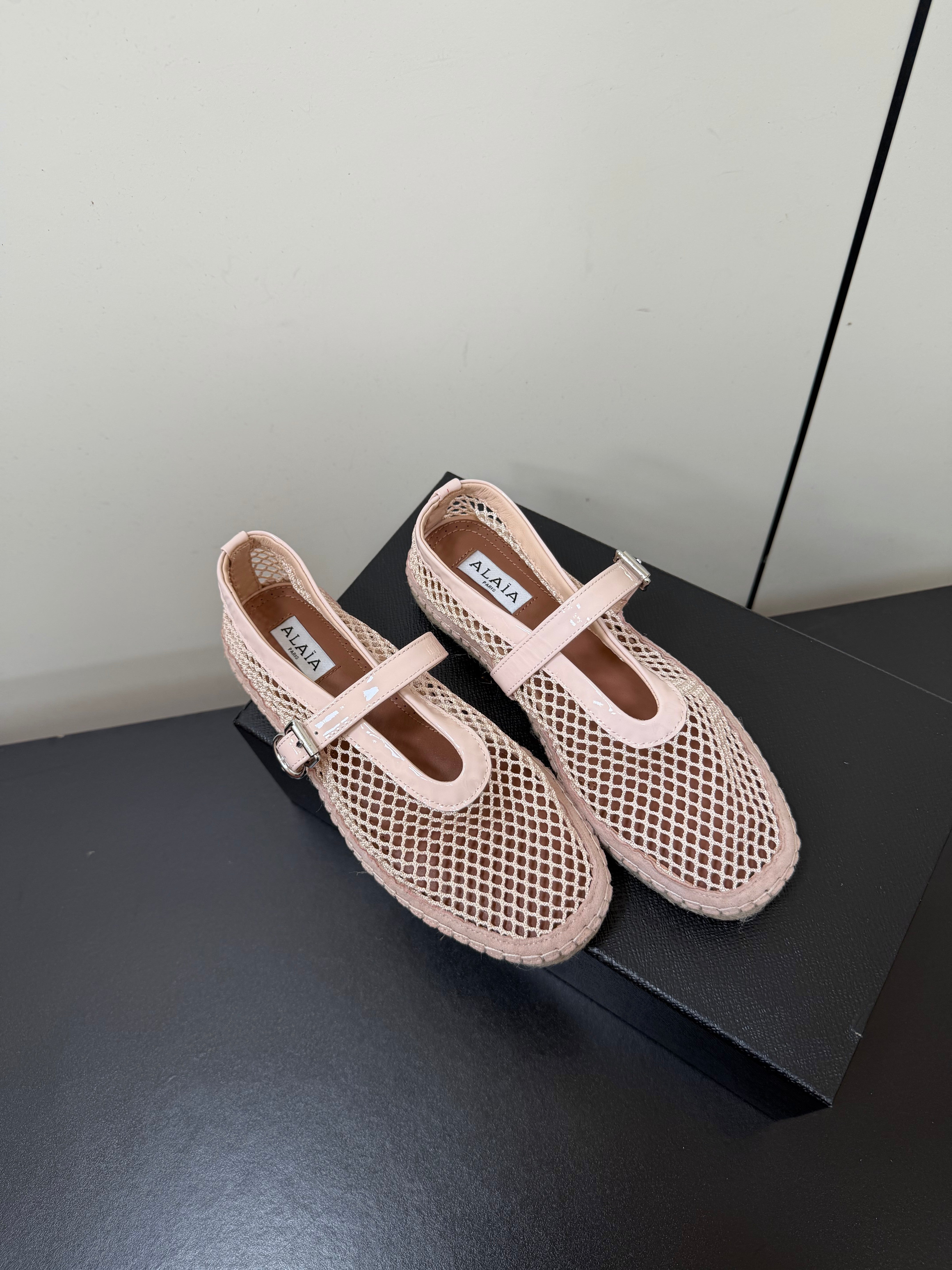 Alaia 26s Espadrilles Stale Pink Patent Leather Mesh  984735