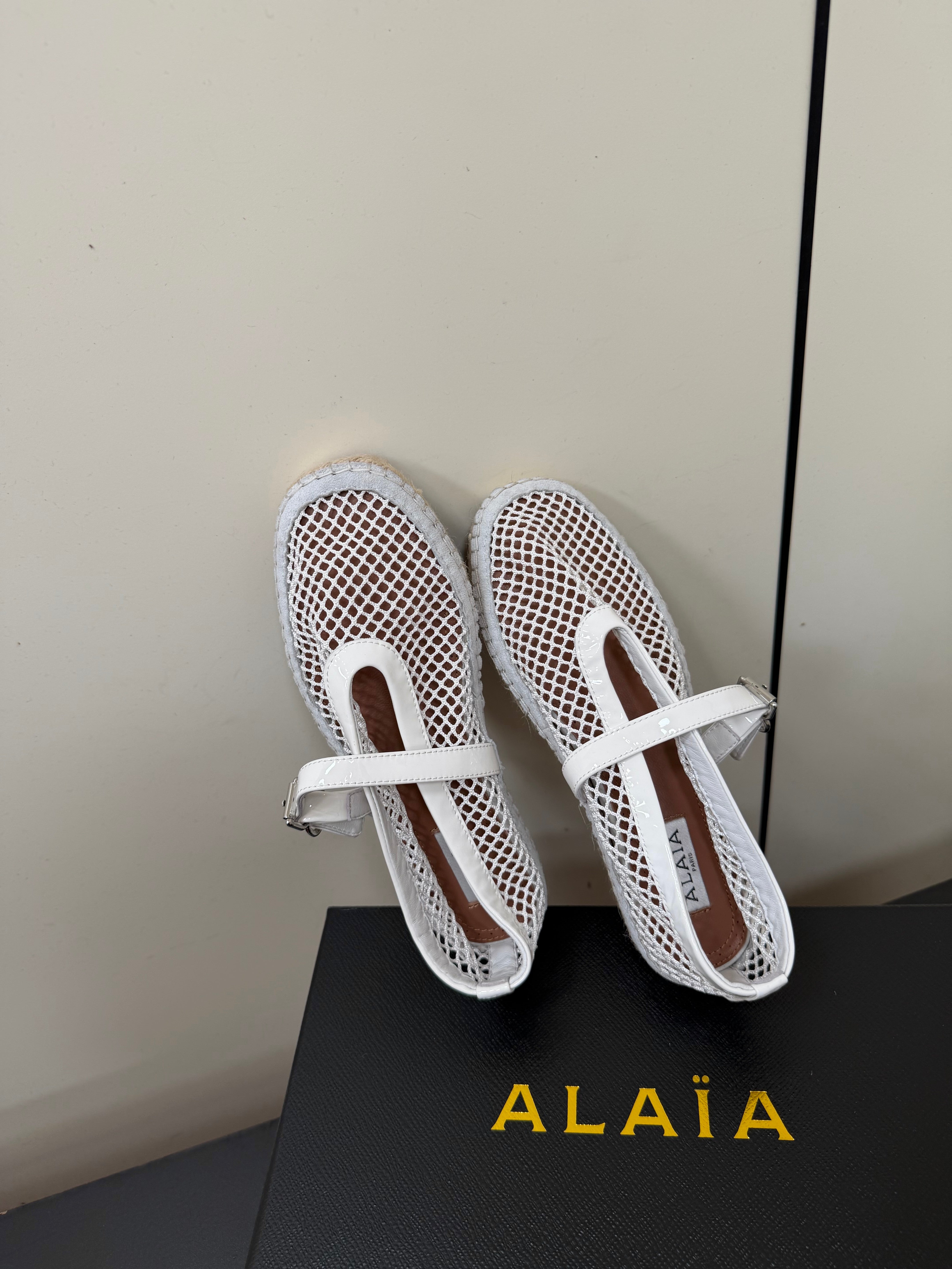 Alaia 26s Espadrilles White Patent Leather Mesh  984736