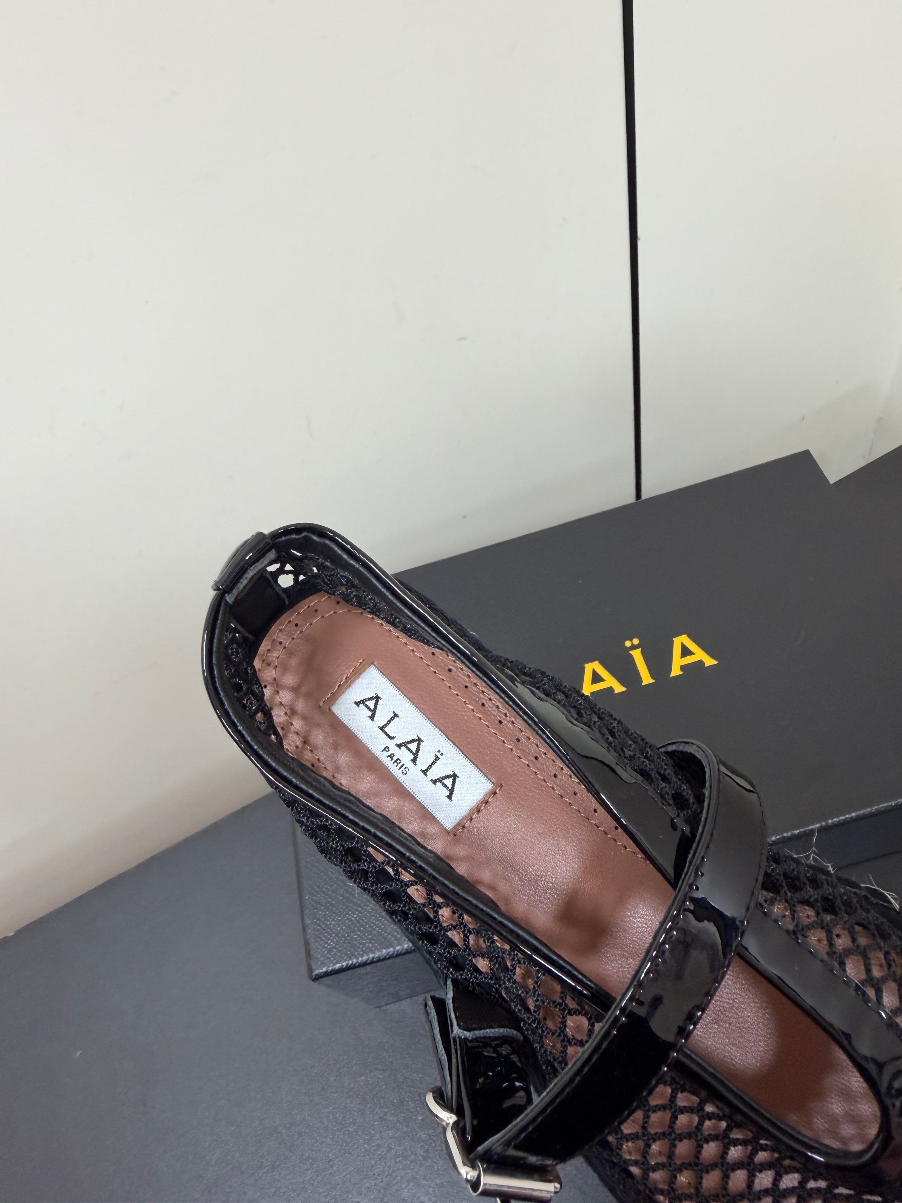 Alaia 26s Espadrilles Black Patent Leather Mesh 984737