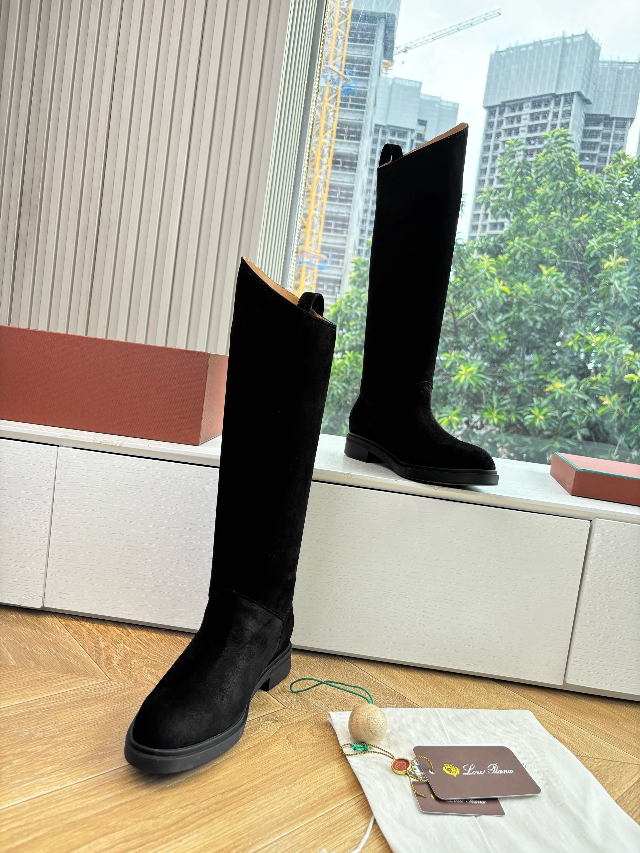 LP Kilda Knee-High Boots Black Suede 507415