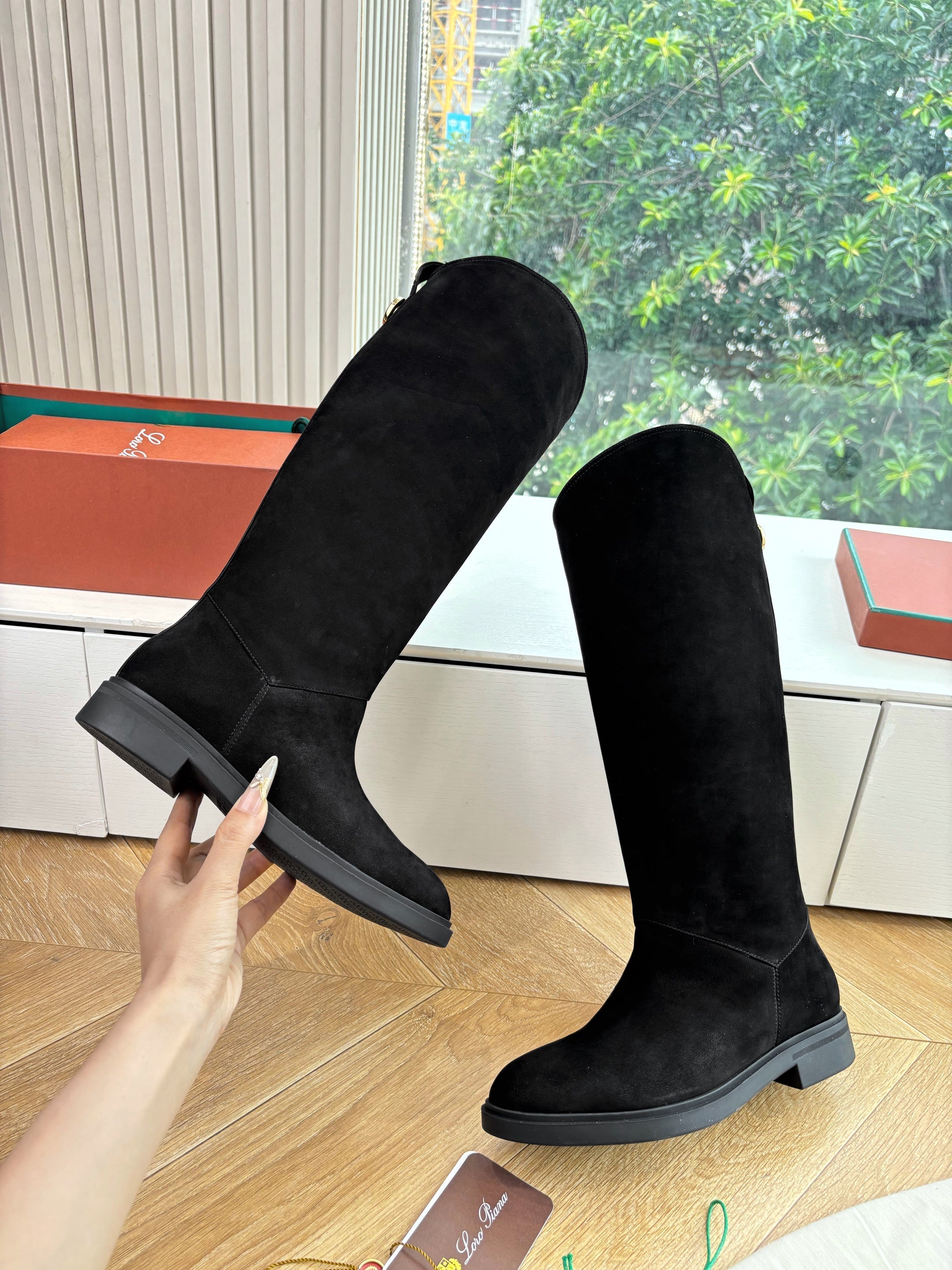 LP Kilda Knee-High Boots Black Suede 507415