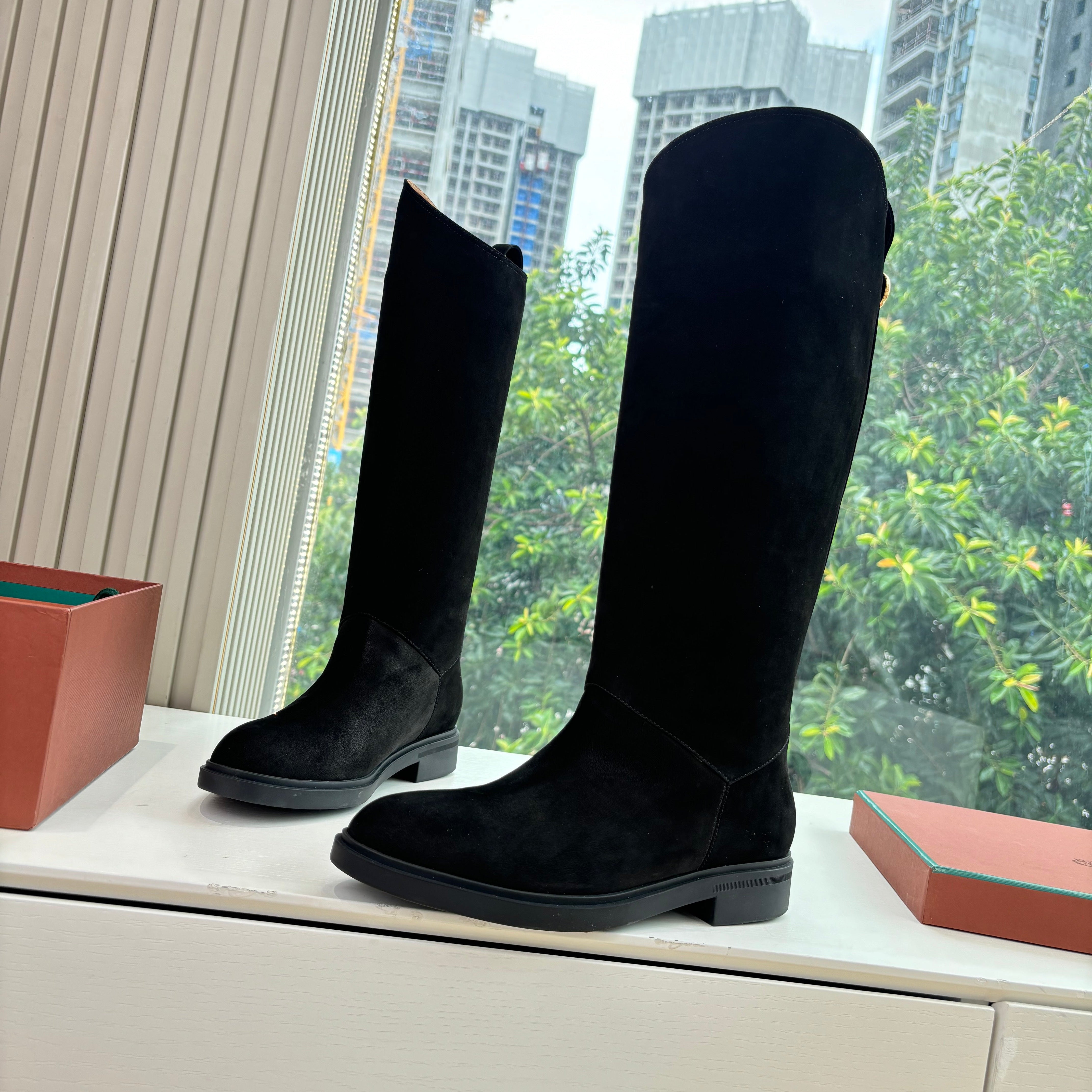 LP Kilda Knee-High Boots Black Suede 507415