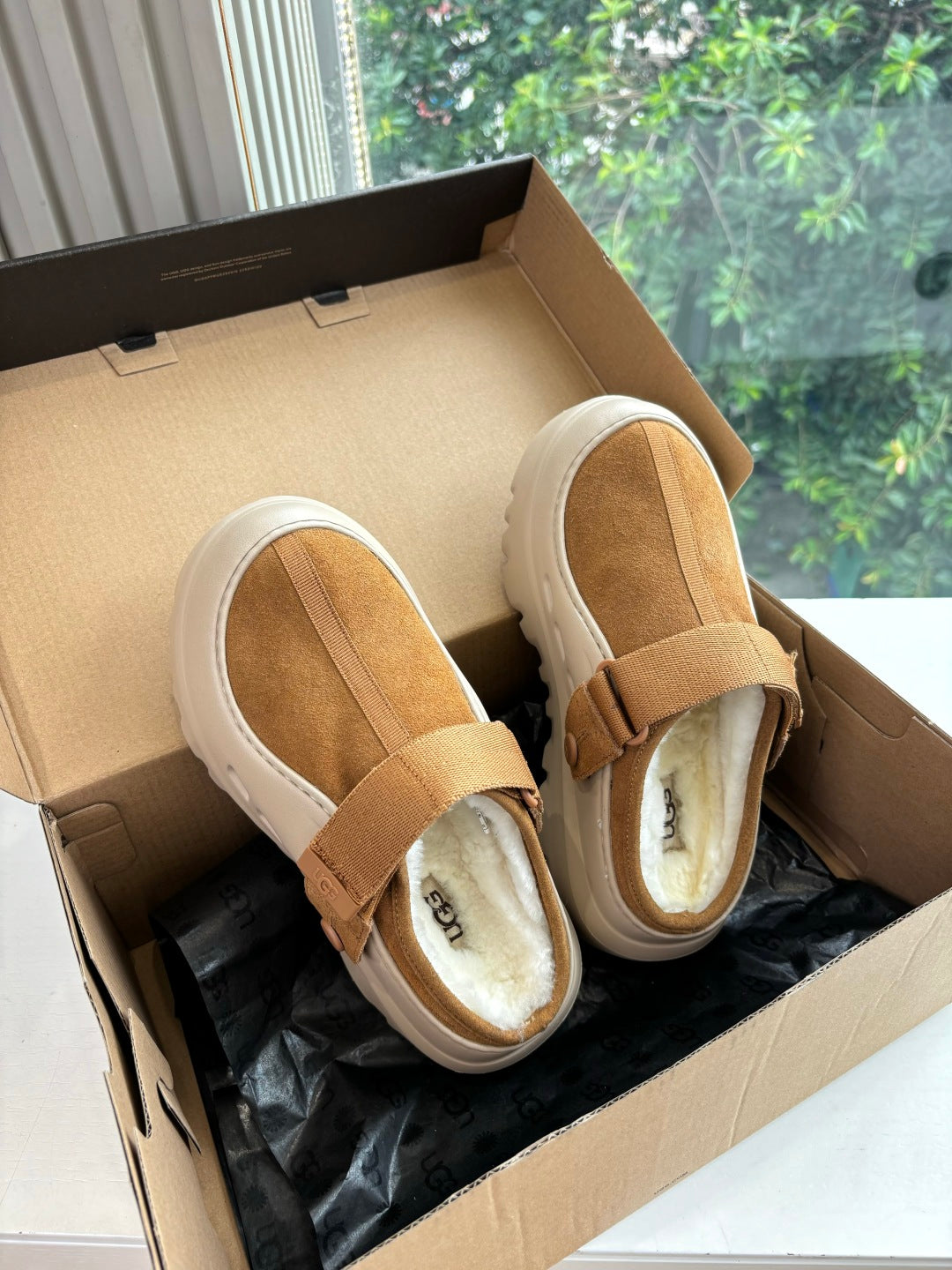 UGG PeakMod Mule Brown Beige Suede 525927