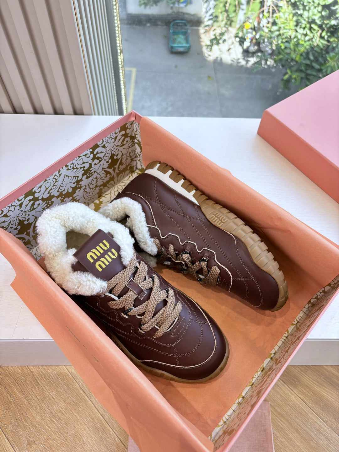 Miu 26s Tyre Sneakers Dark Brown Leather Shearing 994140