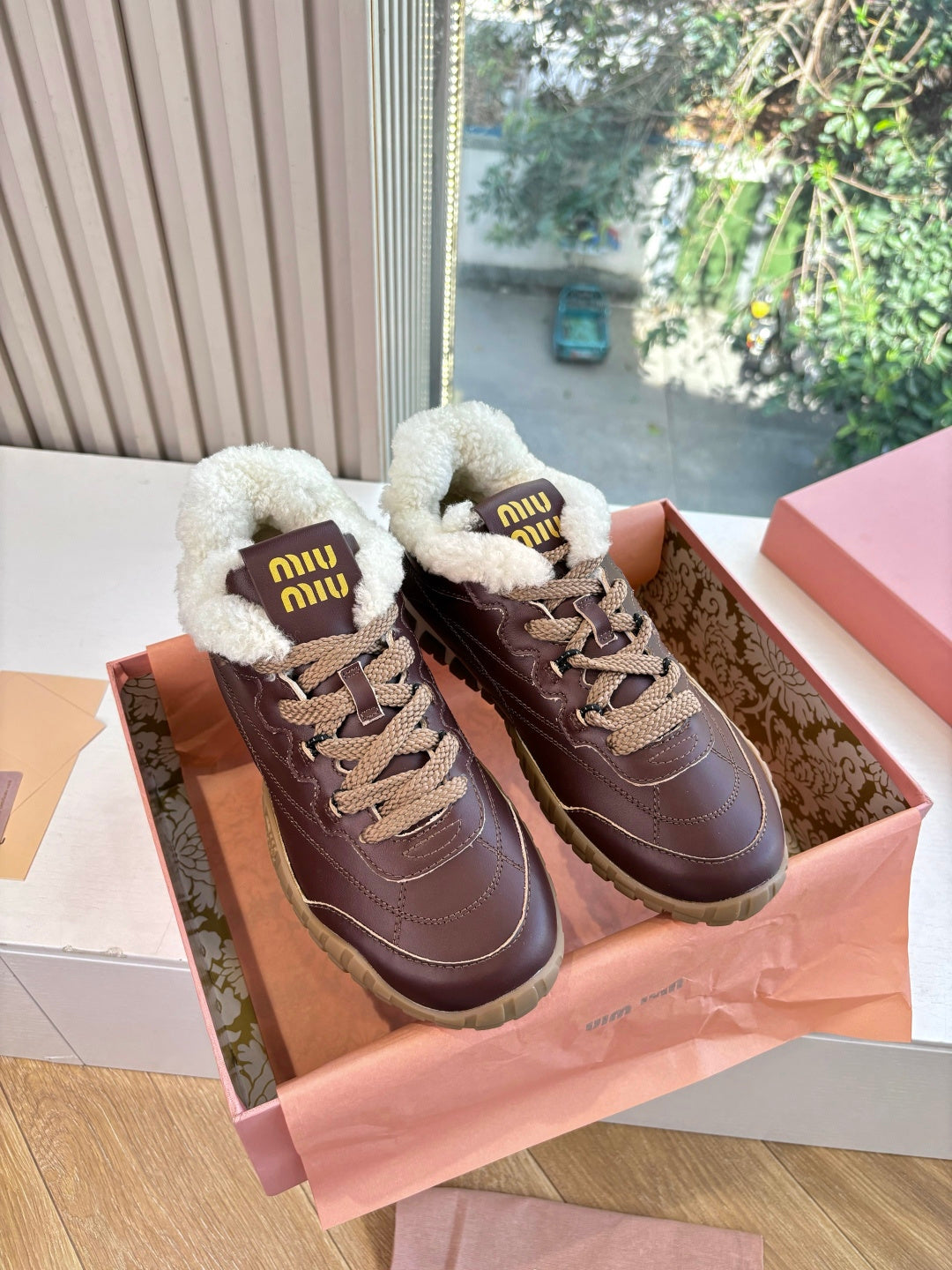 Miu 26s Tyre Sneakers Dark Brown Leather Shearing 994140