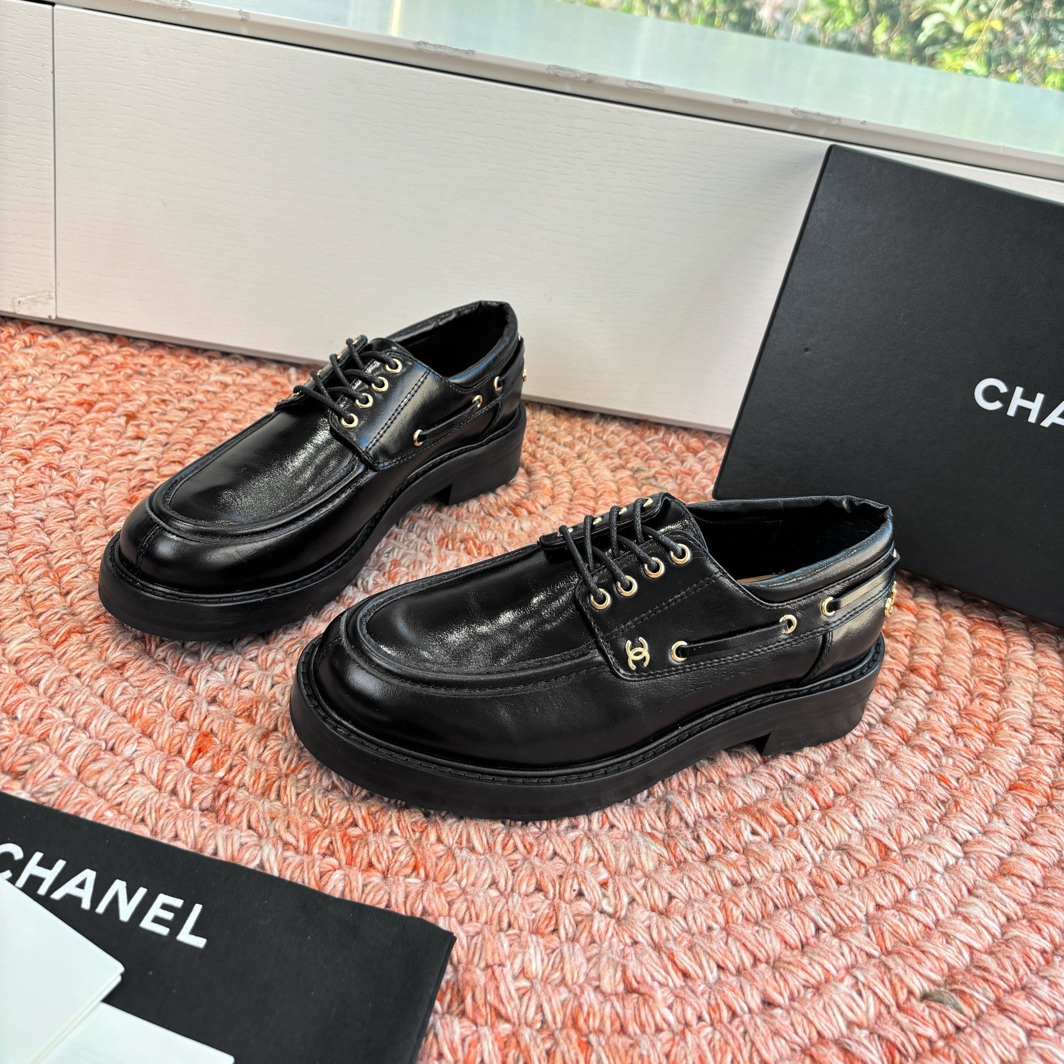 CC G189 26s Deep-cut Loafers Black Glossy Lambskin 648222