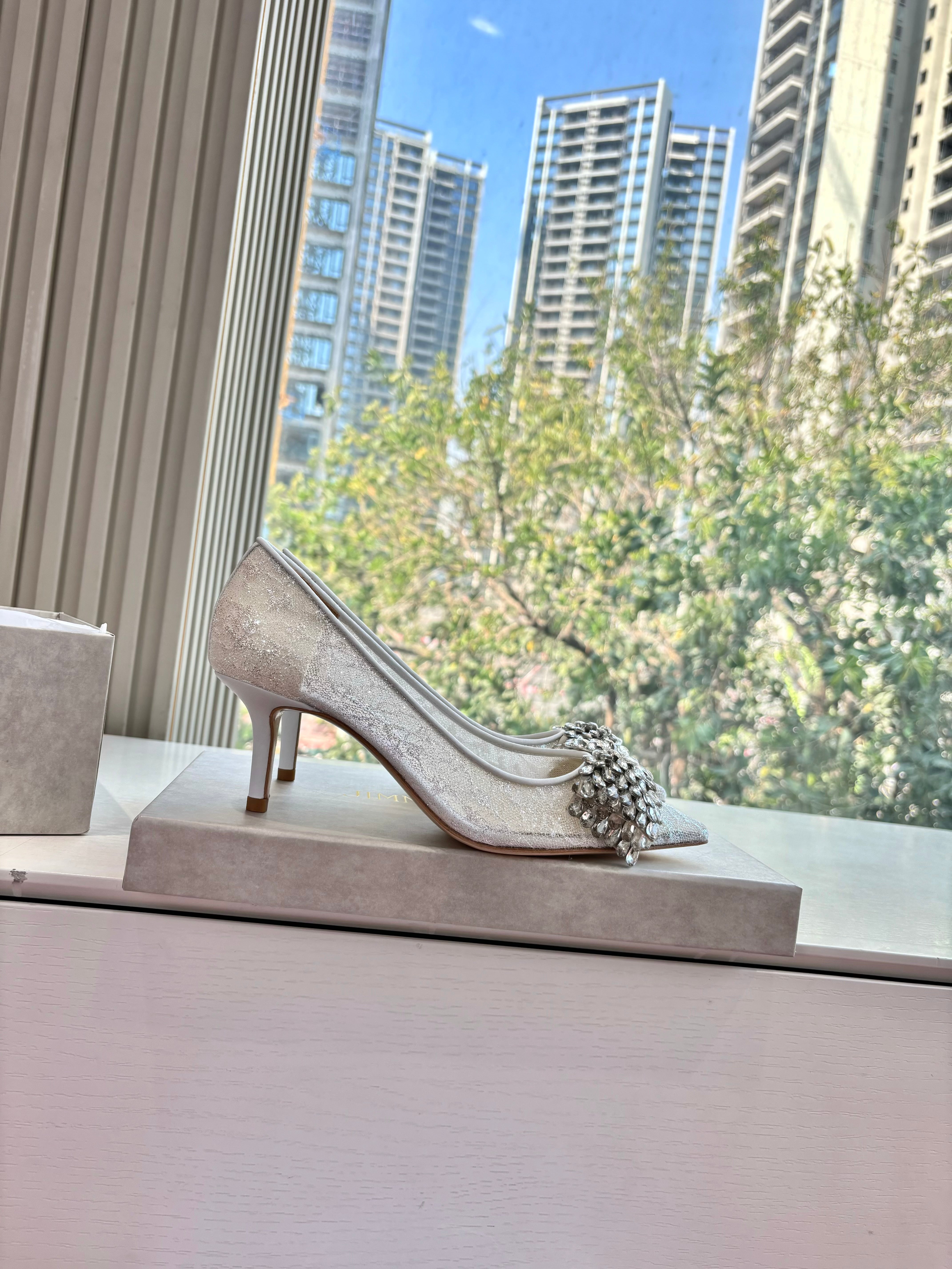 JC 26s Rhinestone Auria Pumps 8.5cm White Mesh 648208