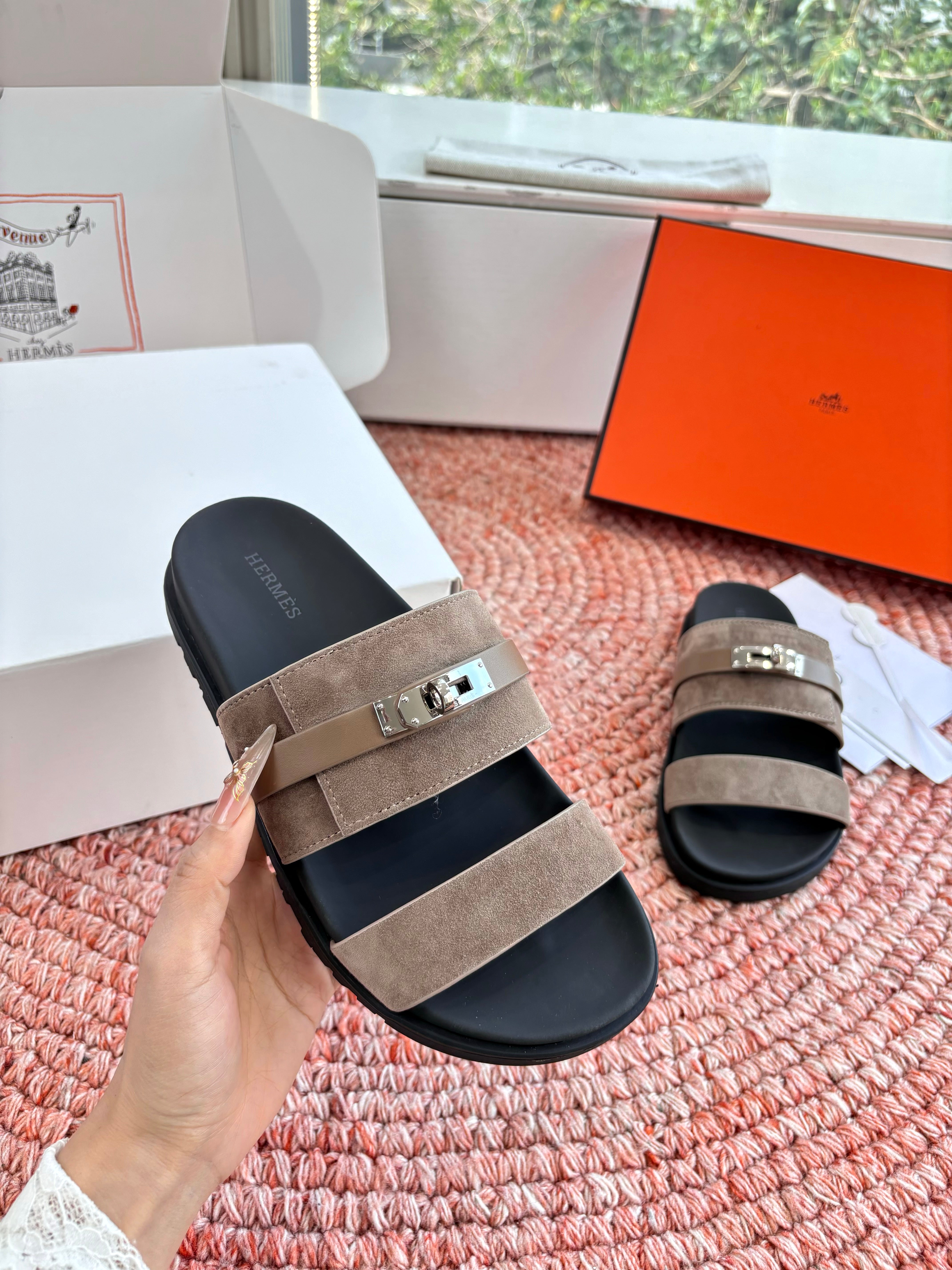 HM Jackson Sandal Coffee Suede 648478