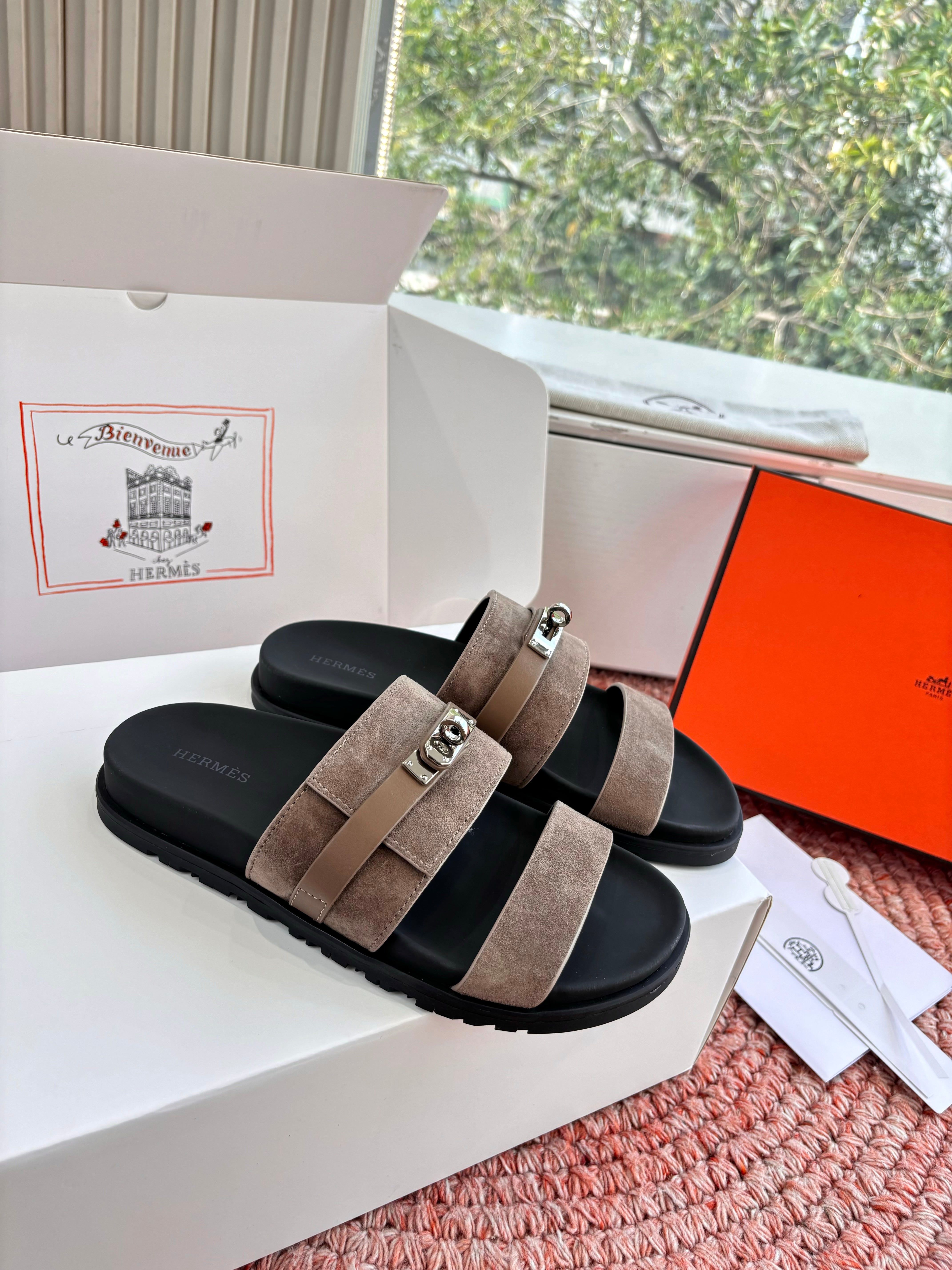 HM Jackson Sandal Coffee Suede 648478
