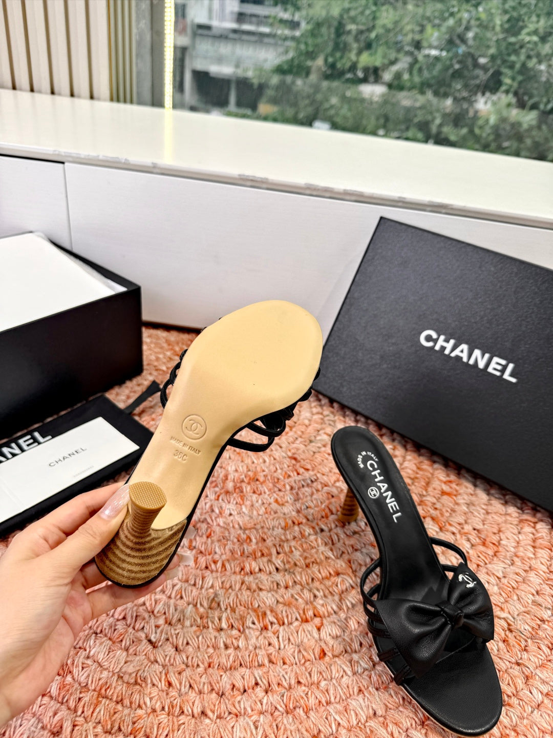 CC 26s Bow Heels Mules Black Sheepskin 703671