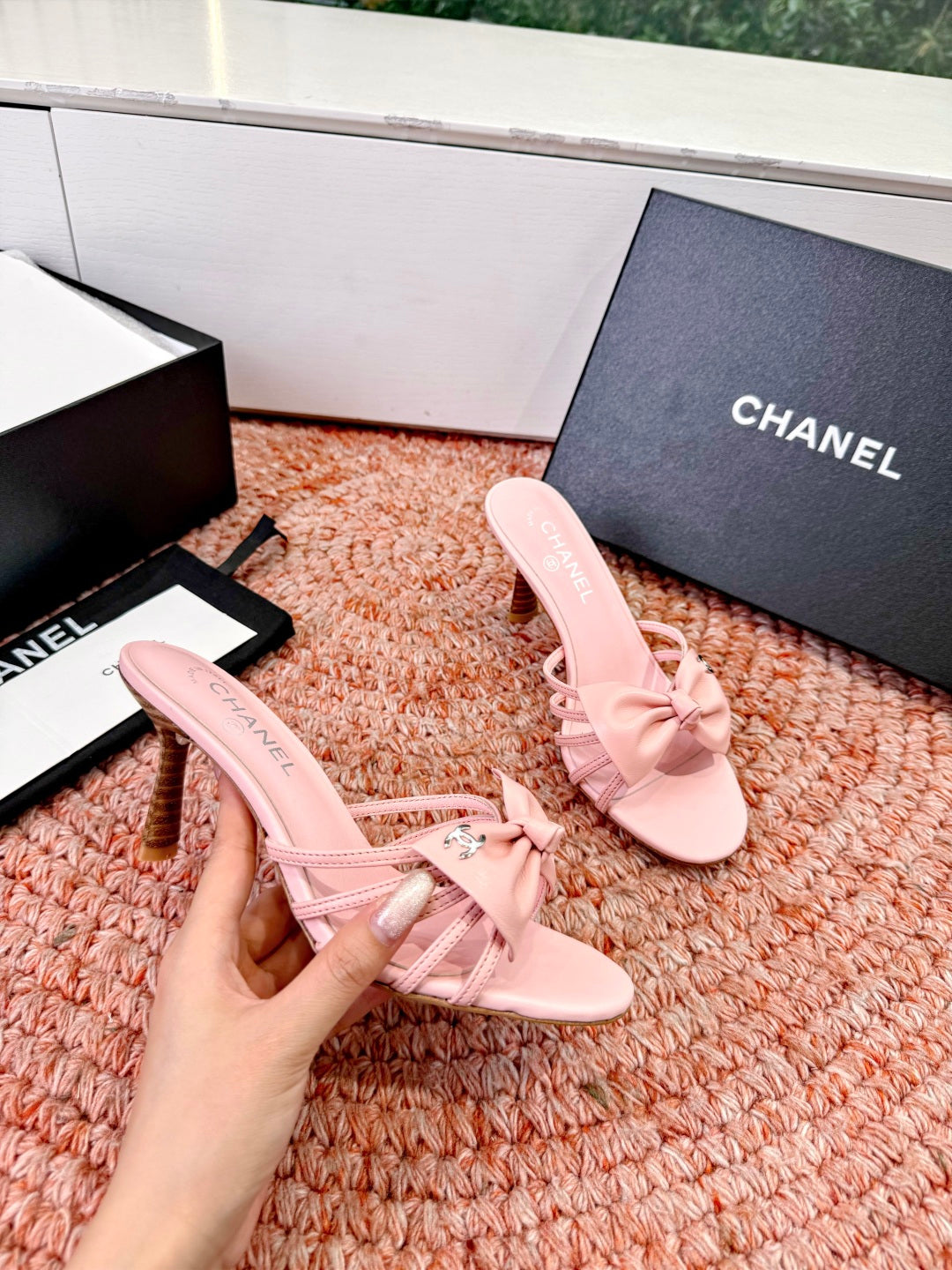 CC 26s Bow Heels Mules Pink Sheepskin 703672