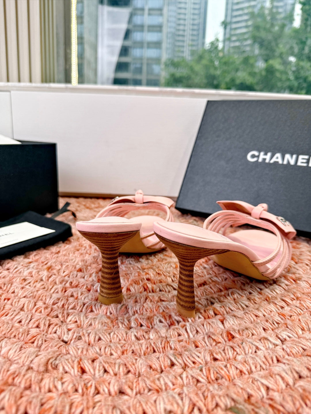 CC 26s Bow Heels Mules Pink Sheepskin 703672
