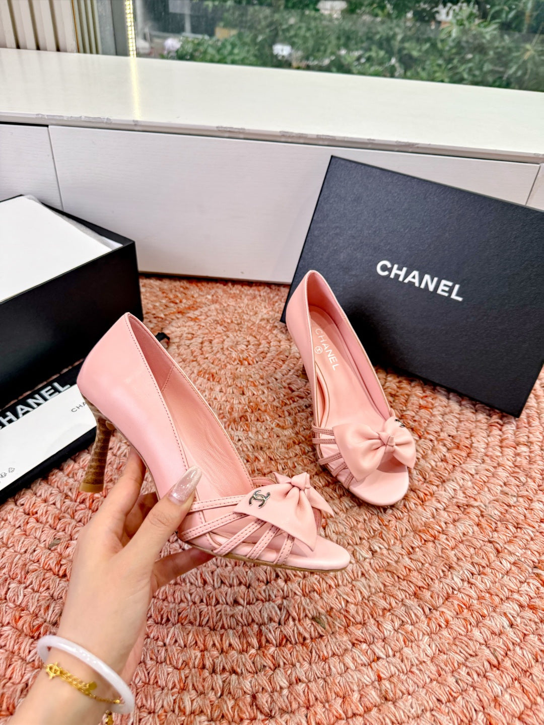 CC 26s Bow Heels Sandals Pink Sheepskin 703677
