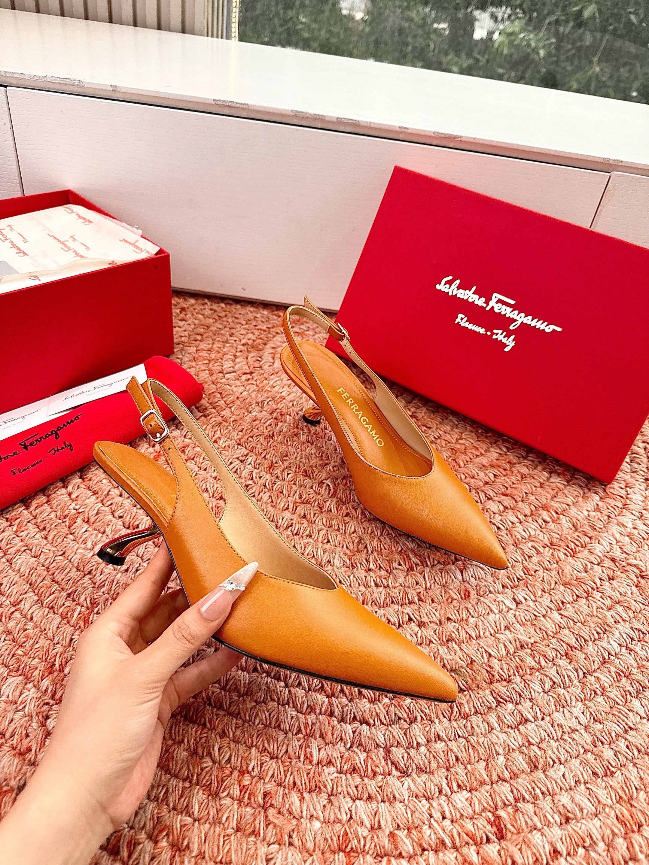 Ferragamo Salvatore Slingback Light Brown Sheepskin 760458