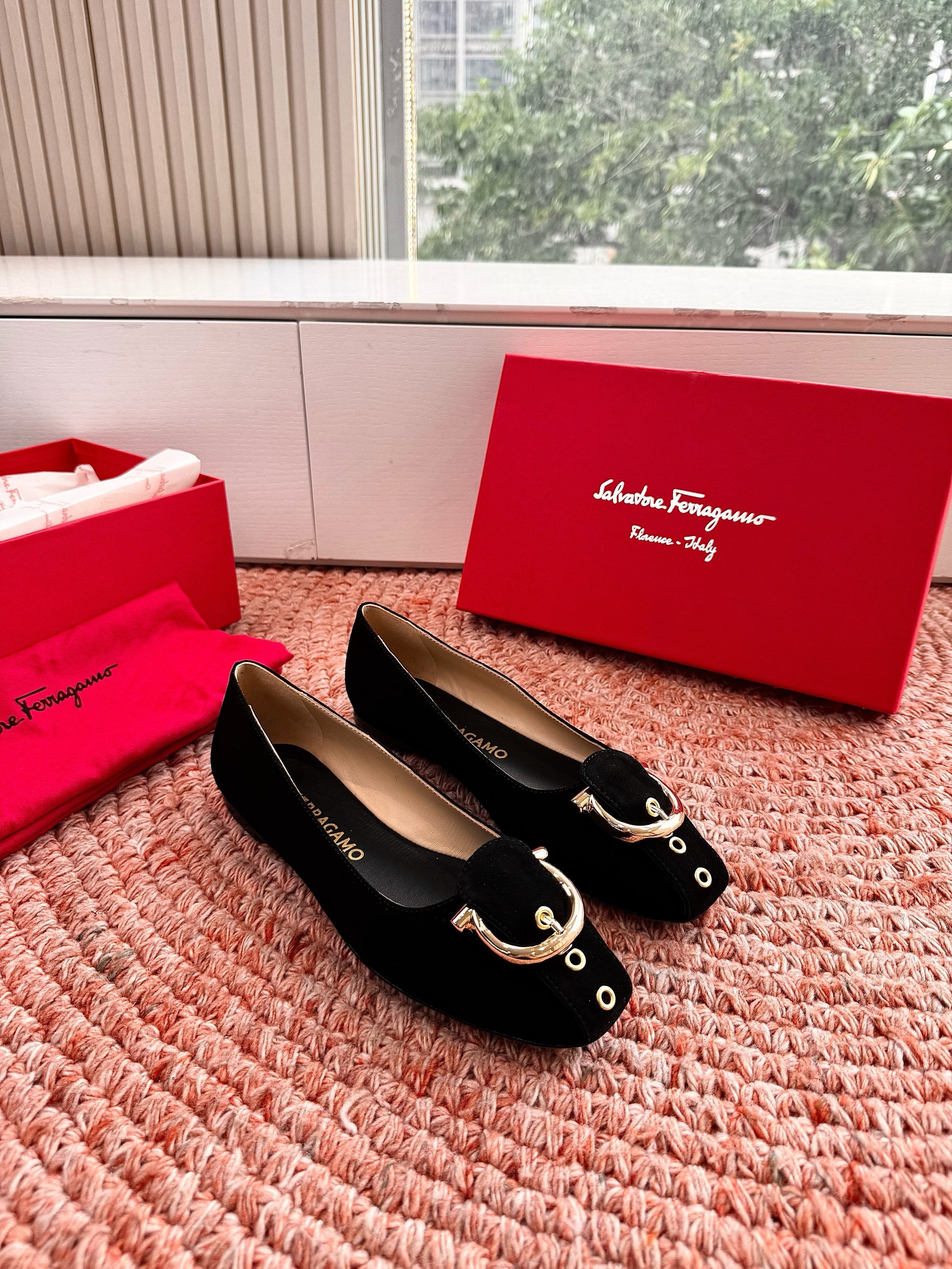Ferragamo Gancini Ballet Flat Black Suede 760473