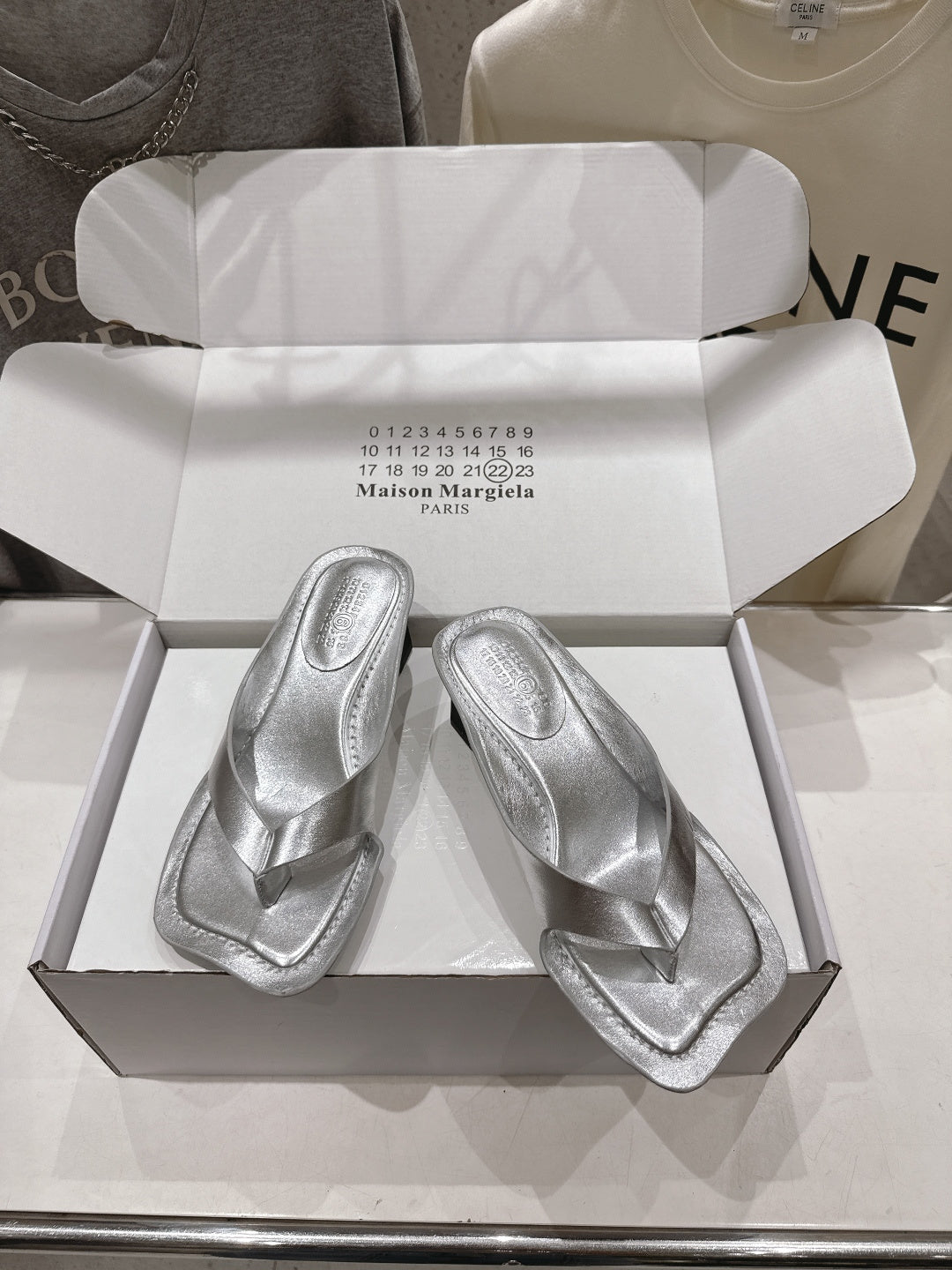 MM6 High-Heeled Flip-Flops Sliver Cowhide 896511