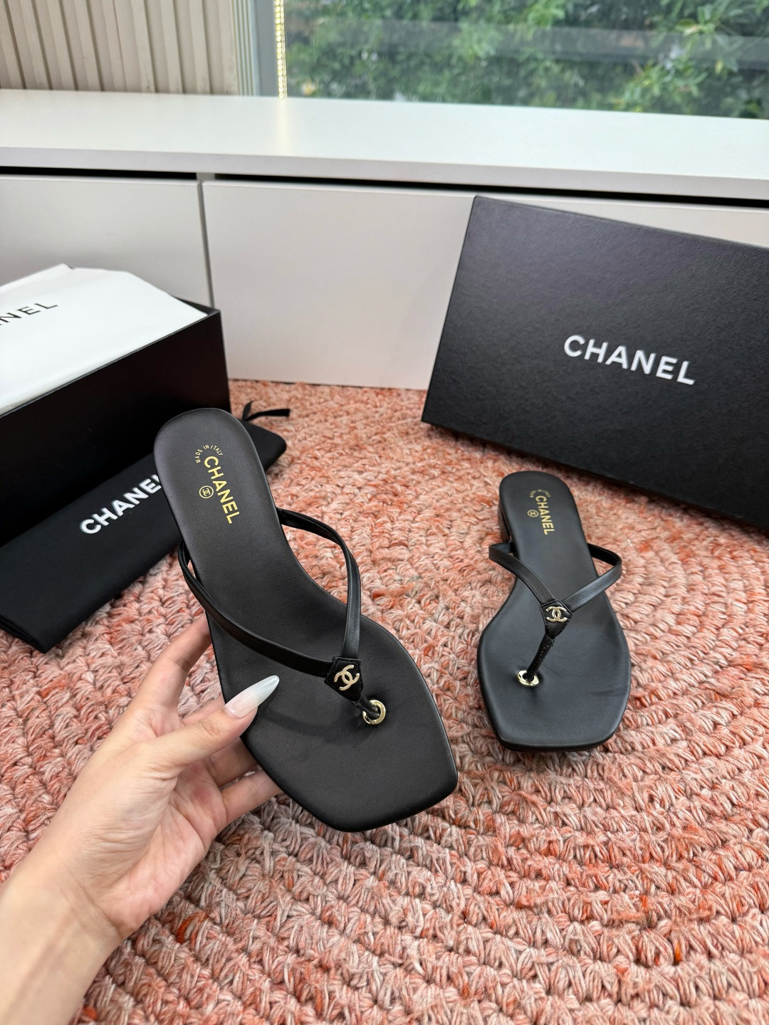 CC 26s Flip-Flops Black Lambskin 934855