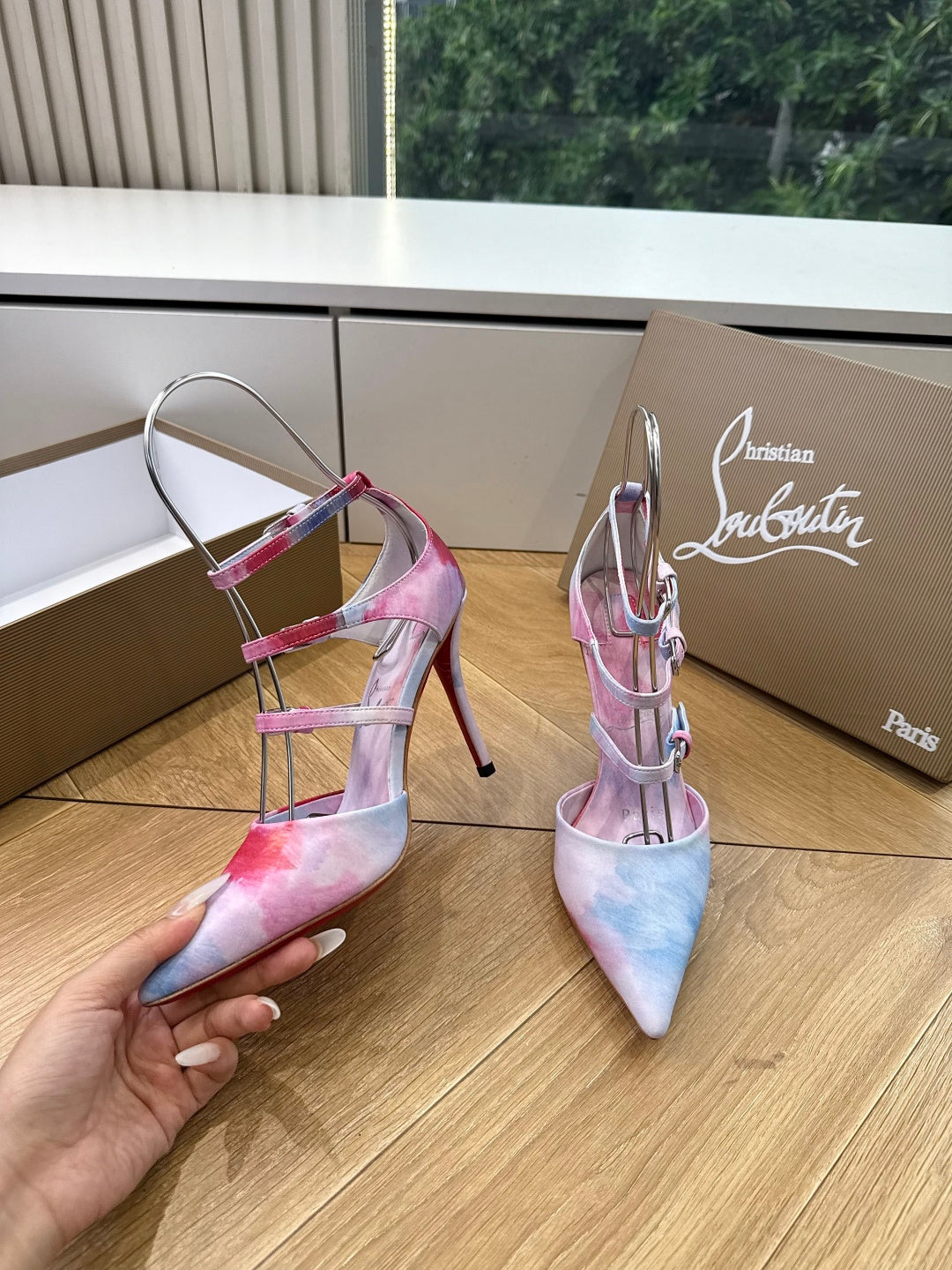 CL 26s Miss Z Pumps Colorful Leather Satin 932666